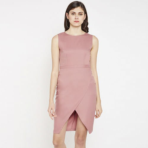 Clothing,Dress,Pink,Fashion model,Shoulder,Neck,Day dress,Cocktail dress,Peach,Waist