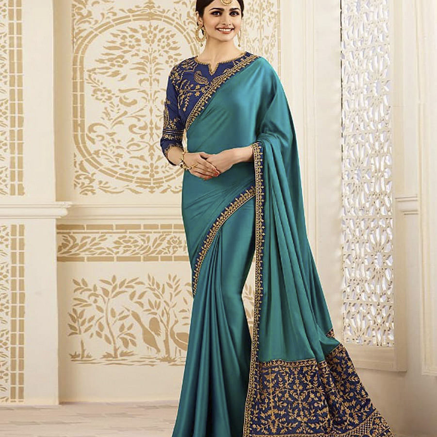 Clothing,Sari,Aqua,Turquoise,Green,Teal,Dress,Formal wear,Blouse,Fashion model