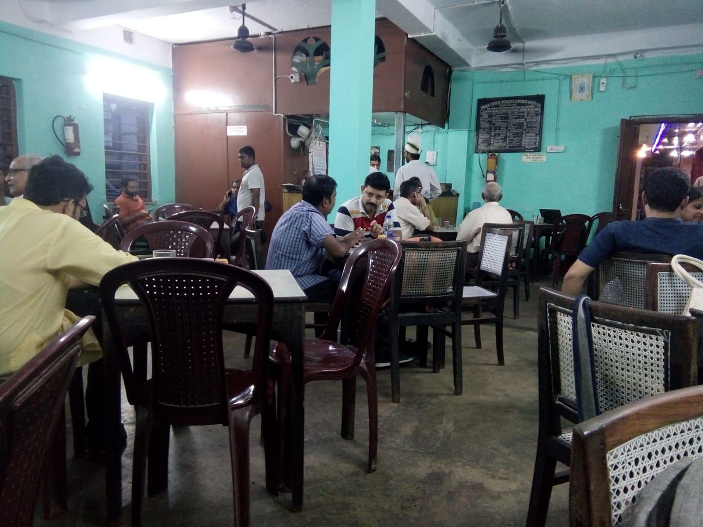 Restaurant,Room,Event,Lunch,Coffeehouse,Building,House,Table,Leisure,Cafeteria