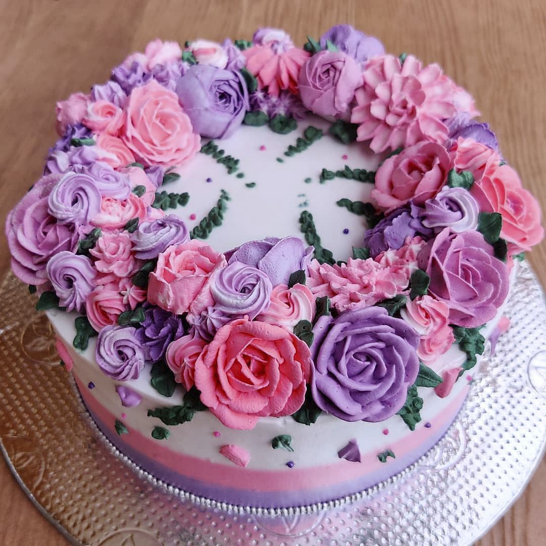 Pink,Cake,Cake decorating,Sugar paste,Buttercream,Icing,Birthday cake,Flower,Garden roses,Rose