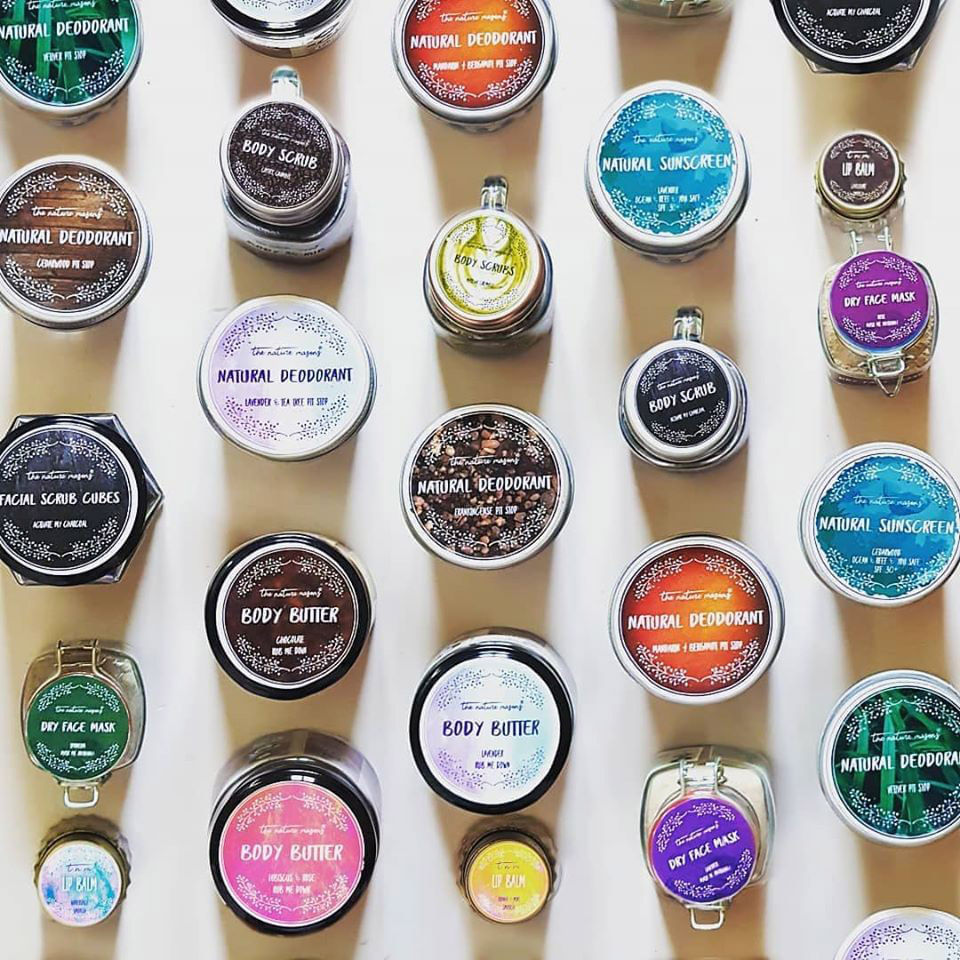 Fashion accessory,Material property,Cosmetics,Eye shadow