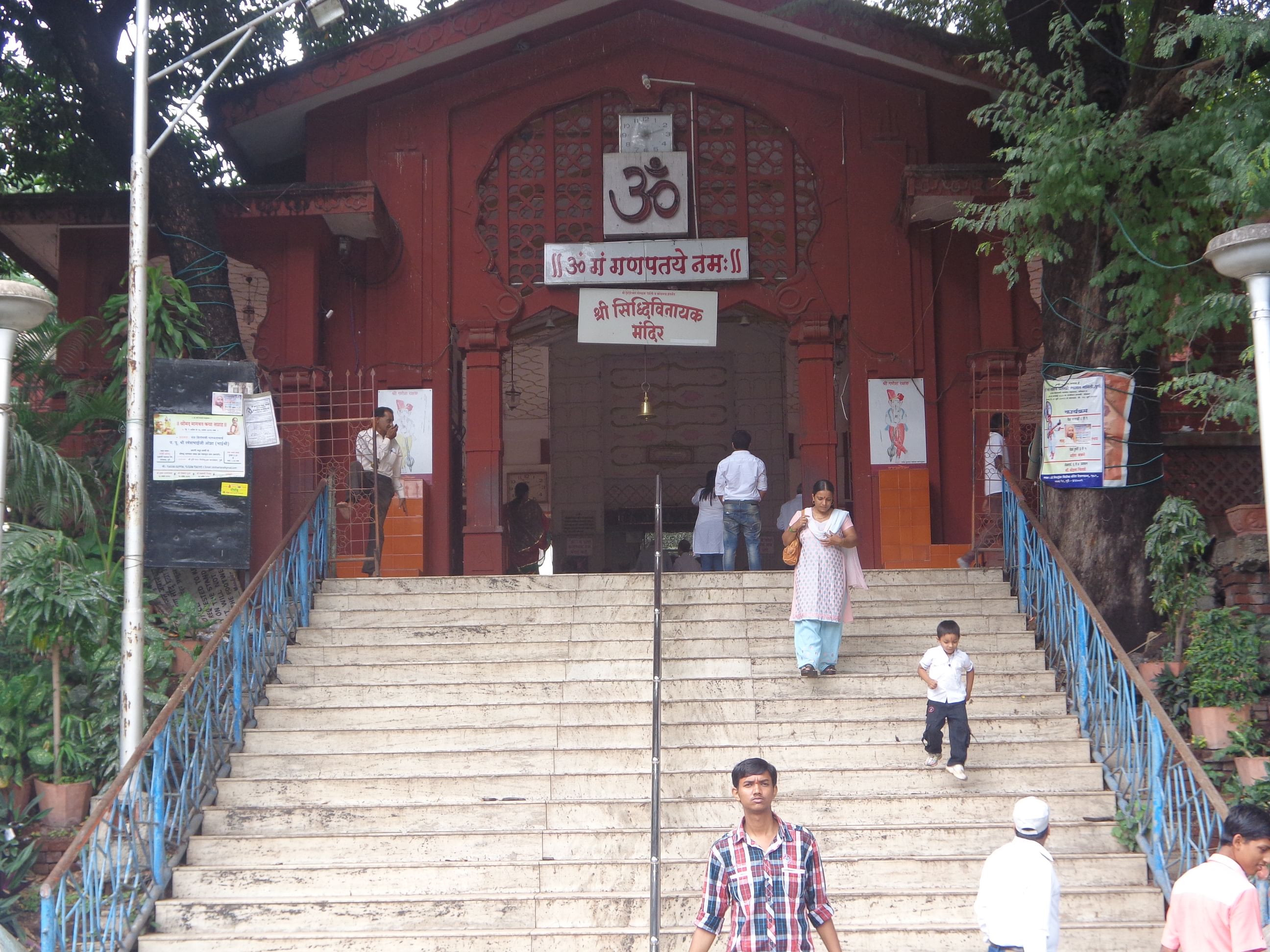 Building,Shrine,Temple,Place of worship,Temple,Shinto shrine