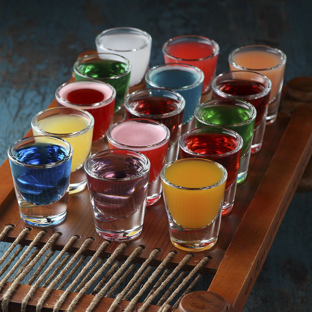 Drink,Alcoholic beverage,Liqueur,Distilled beverage,Shot glass,Punch,Alcohol,Apéritif,Non-alcoholic beverage,Food