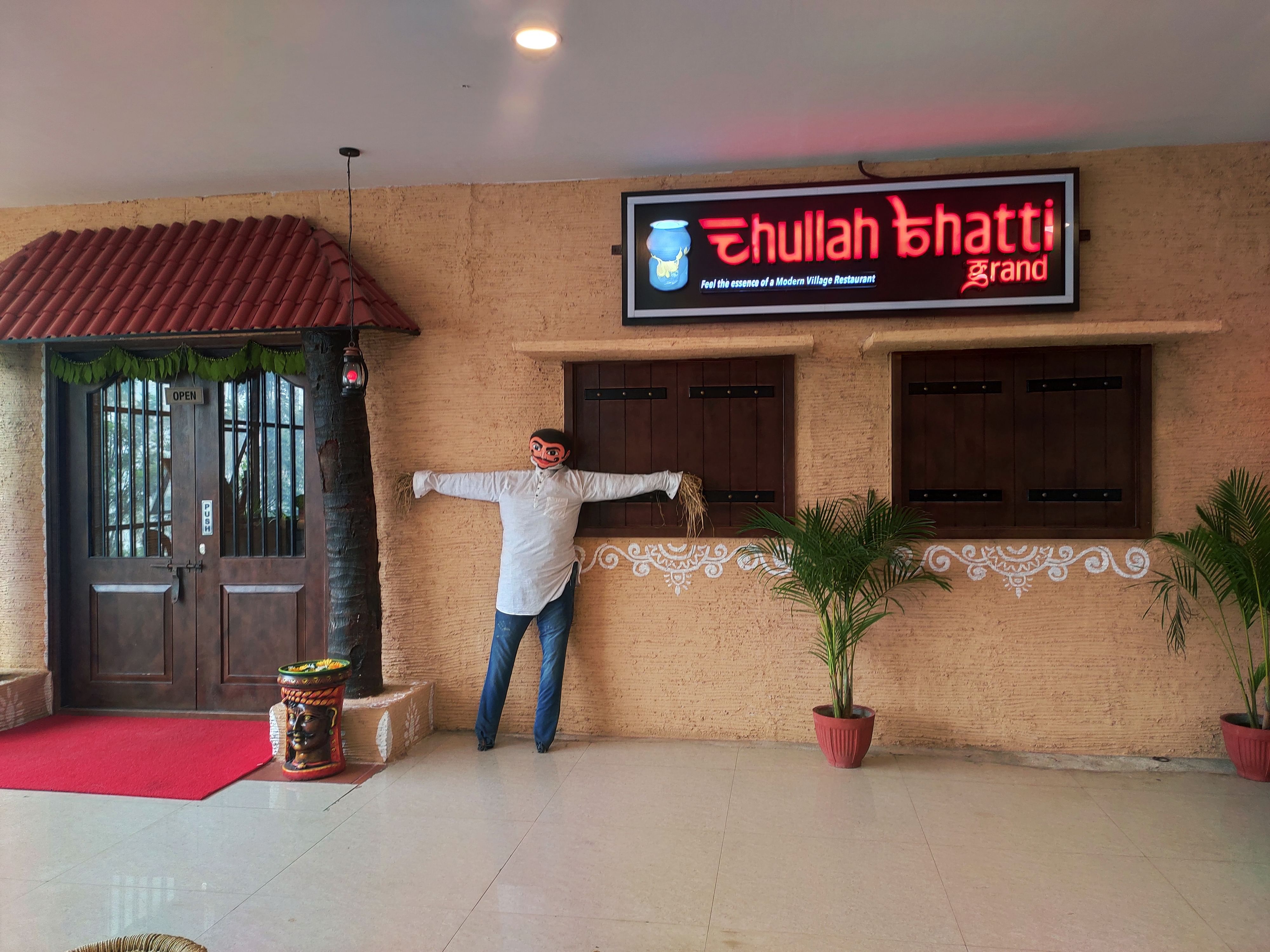 Building,Fast food restaurant,Signage