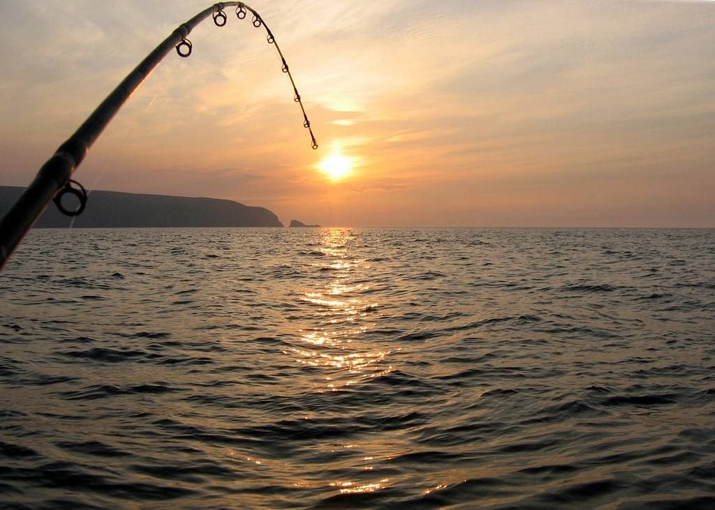 Horizon,Sky,Sea,Sunset,Ocean,Calm,Water,Evening,Sound,Jigging