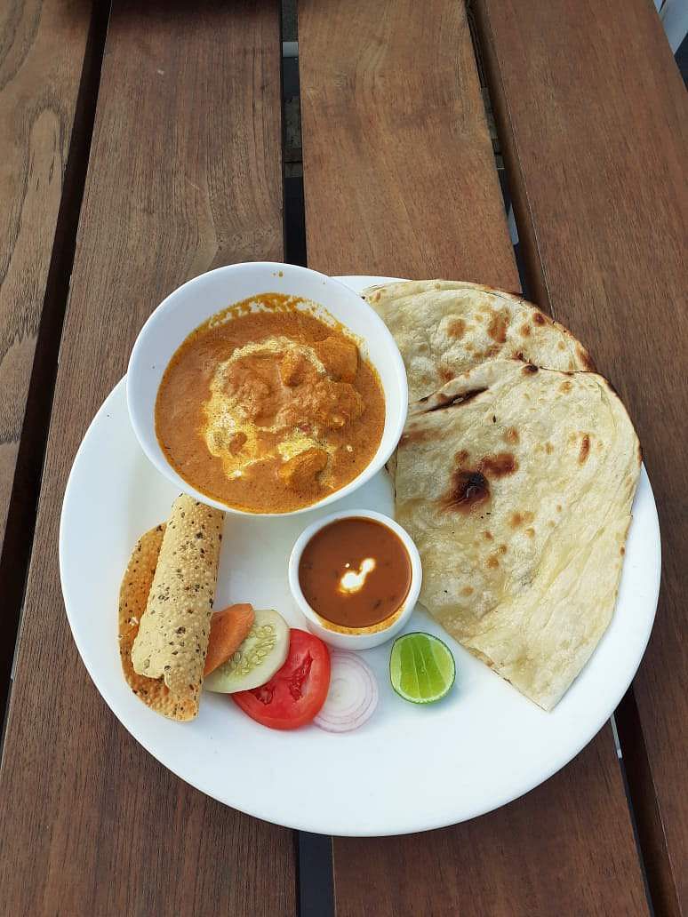 Dish,Food,Cuisine,Ingredient,Naan,Roti,Chapati,Roti canai,Produce,Flatbread