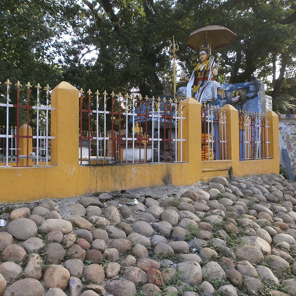 Public space,Wall,Architecture,Playground,Tree,Recreation,City,Building,Rock,Landscaping