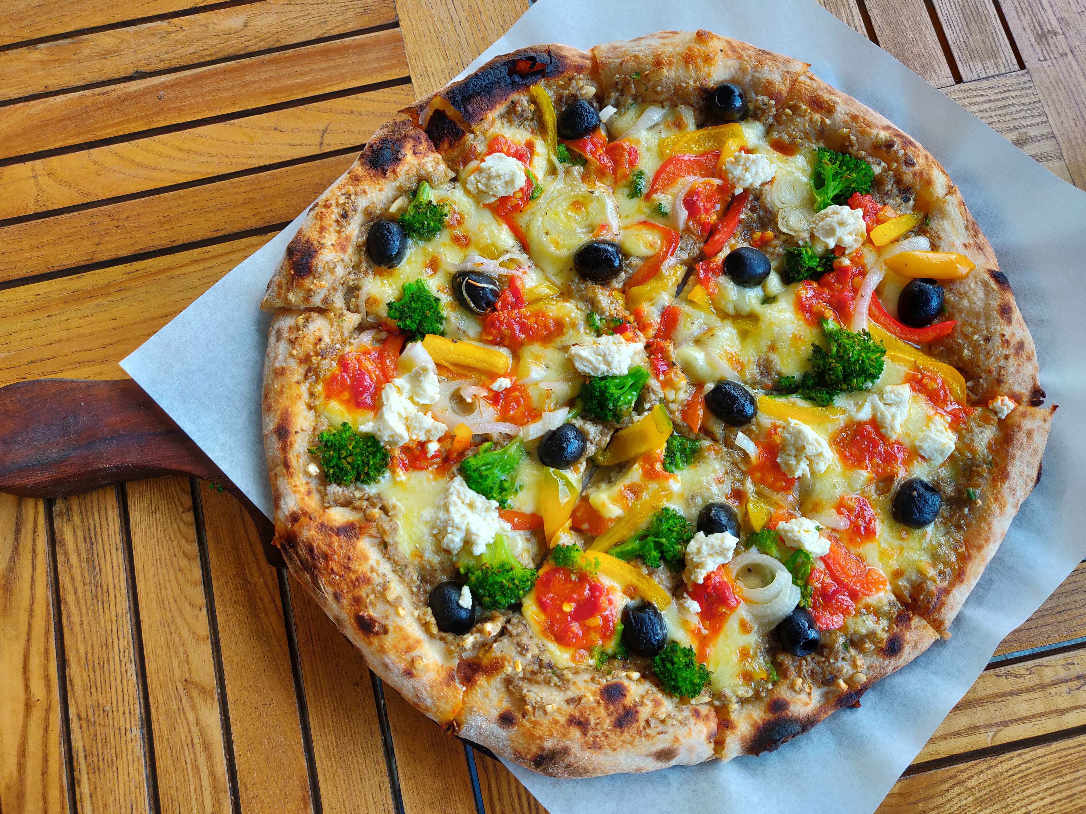 Dish,Food,Cuisine,Pizza,Pizza cheese,Ingredient,California-style pizza,Flatbread,Comfort food,Italian food