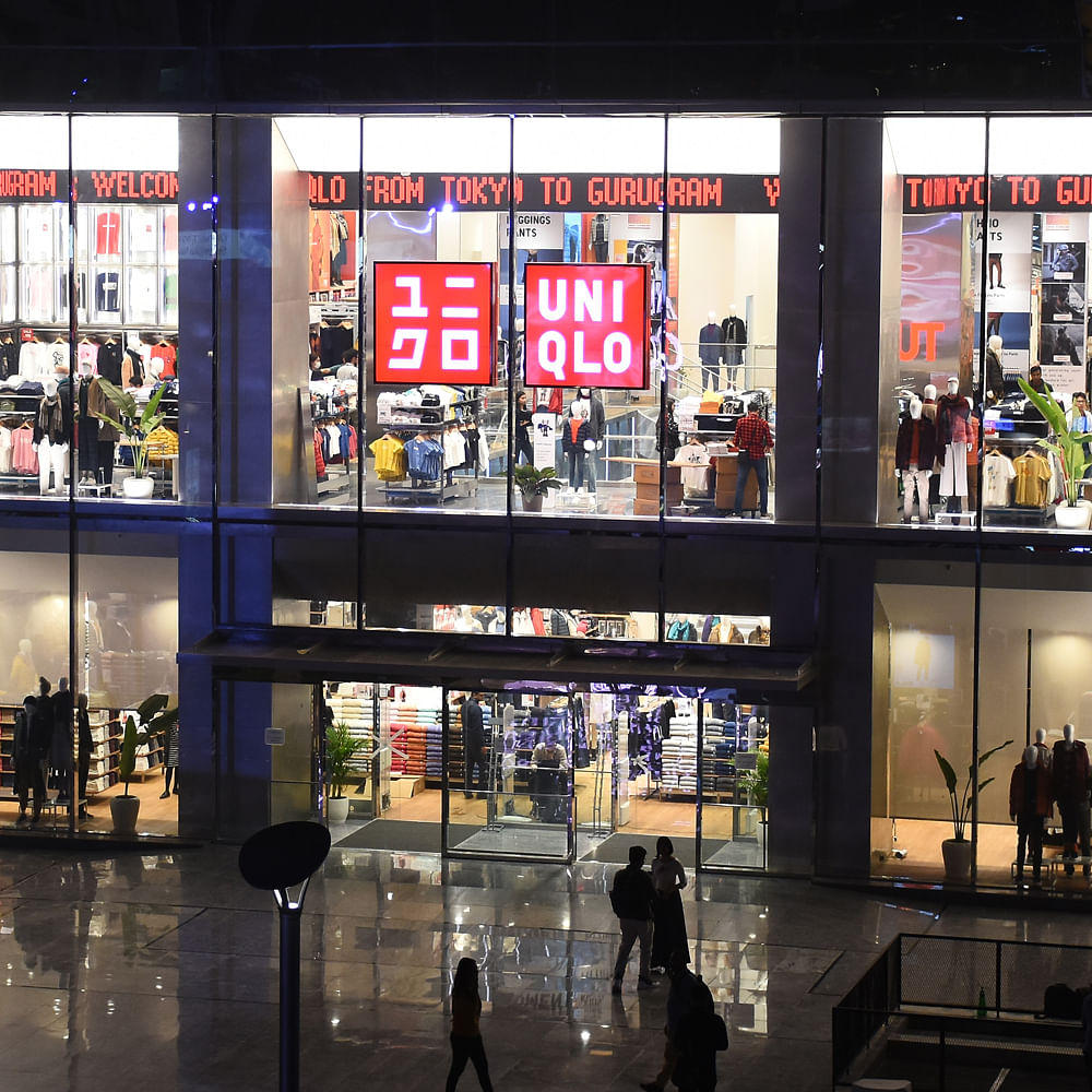 Building,Shopping mall,Iron,Retail,Advertising,Night,City,Display advertising,Glass,Architecture