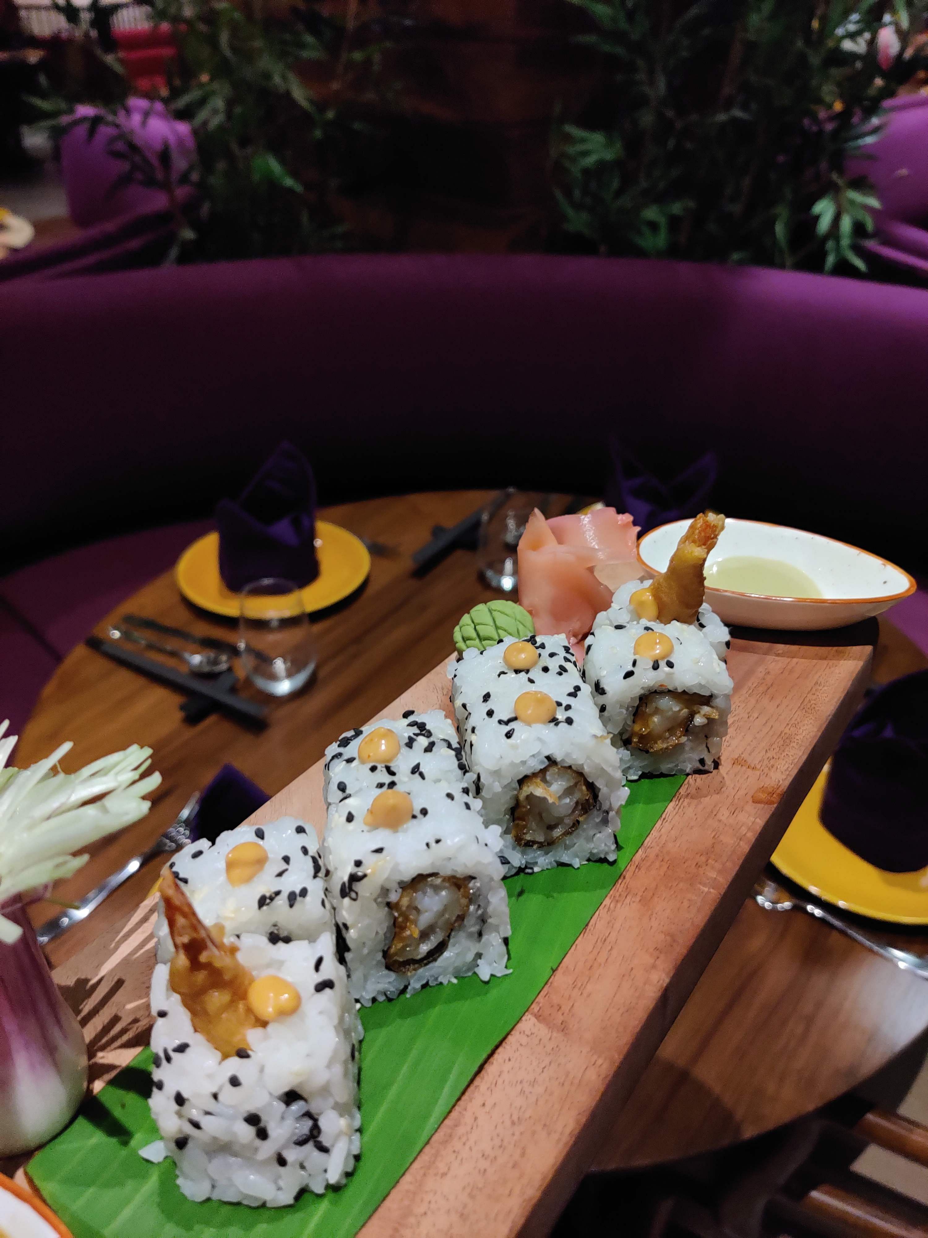 Dish,Food,Cuisine,California roll,Sushi,Comfort food,Meal,Ingredient,Brunch,Steamed rice