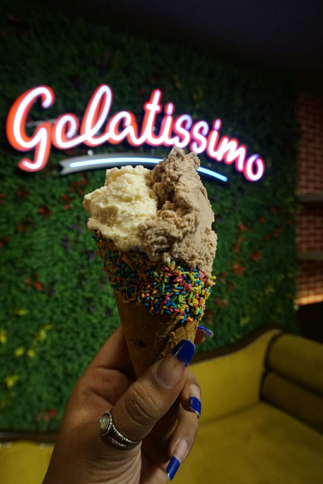 Gelato,Ice cream,Ice cream cone,Frozen dessert,Food,Dairy,Dessert,Soft Serve Ice Creams,Chocolate ice cream,Sorbetes