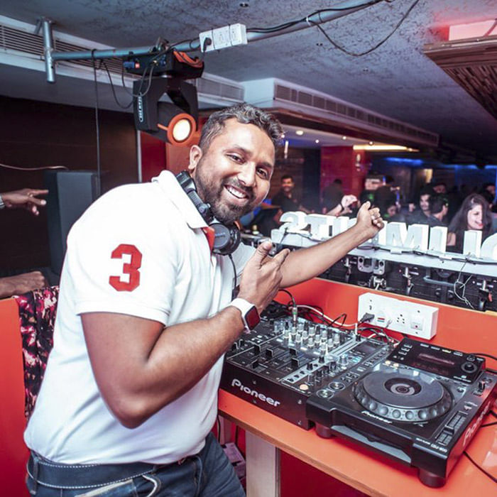 Disc jockey,Deejay,Electronics,Entertainment,Cdj,Music venue,Technology,Party,Nightclub,Sound engineer