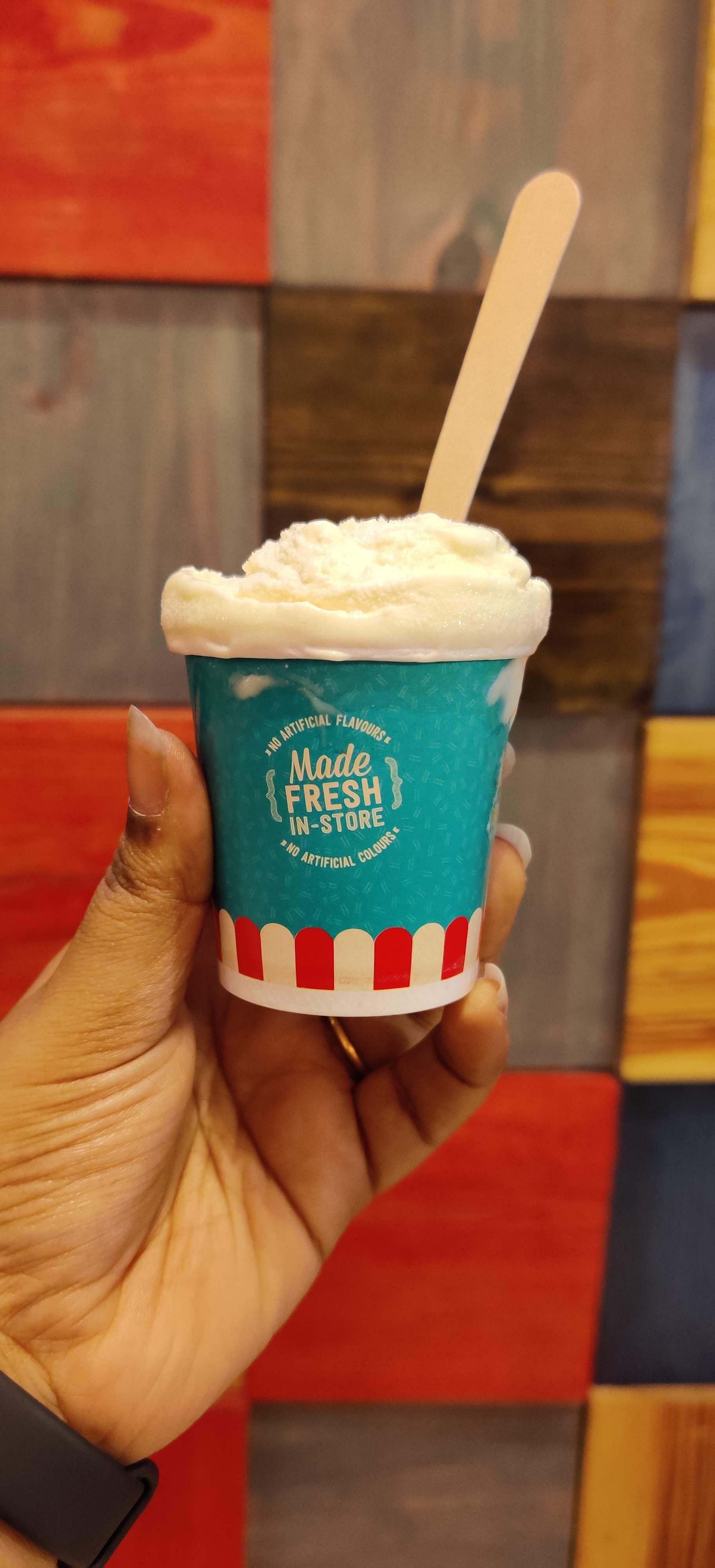 Cup,Food,Frozen dessert,Italian ice,Drink,Cream,Gelato,Dairy,Ice cream,Dessert