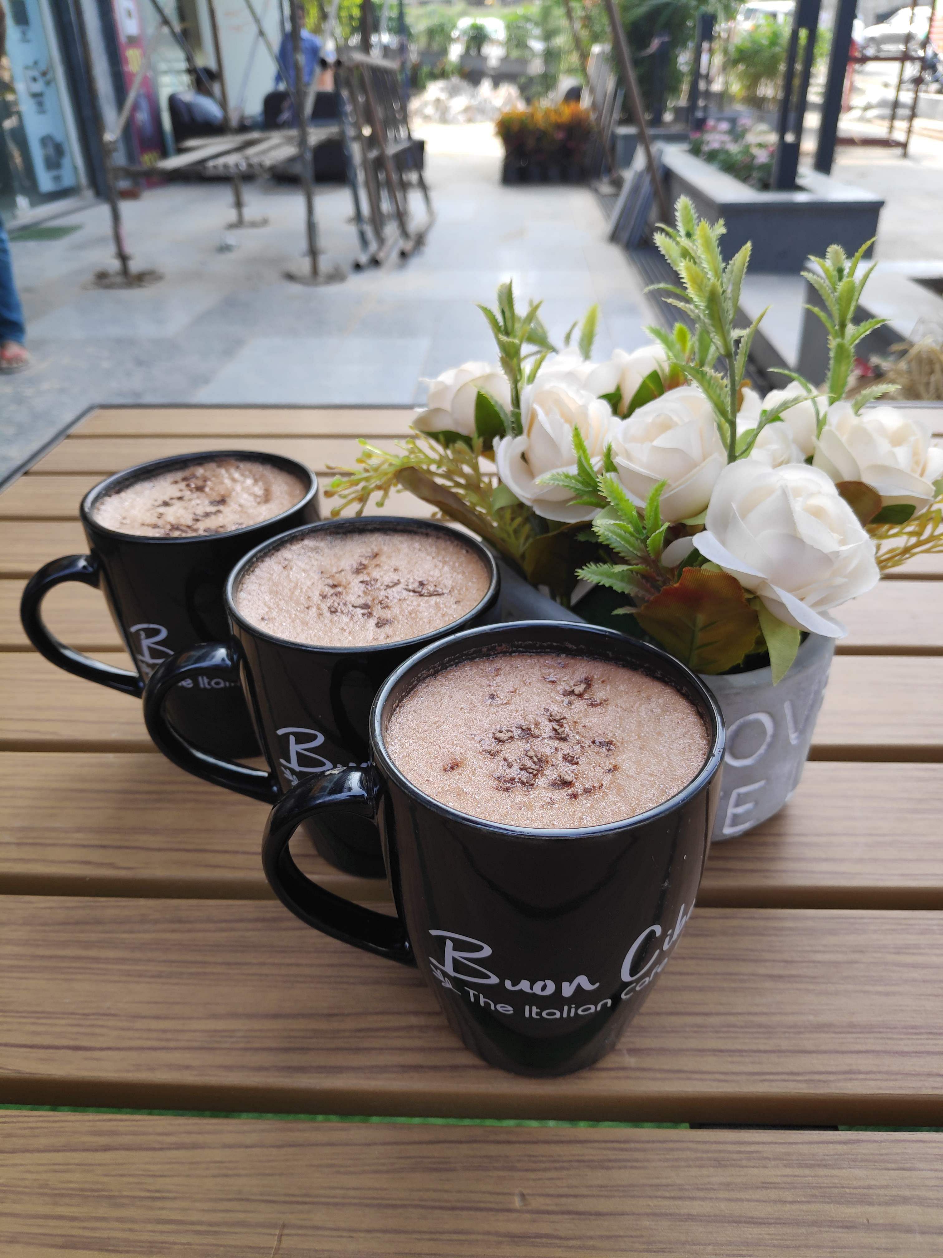 Cup,Food,Brunch,Table,Drink,Coffee cup,Coffee,Cup,Non-alcoholic beverage,Hot chocolate