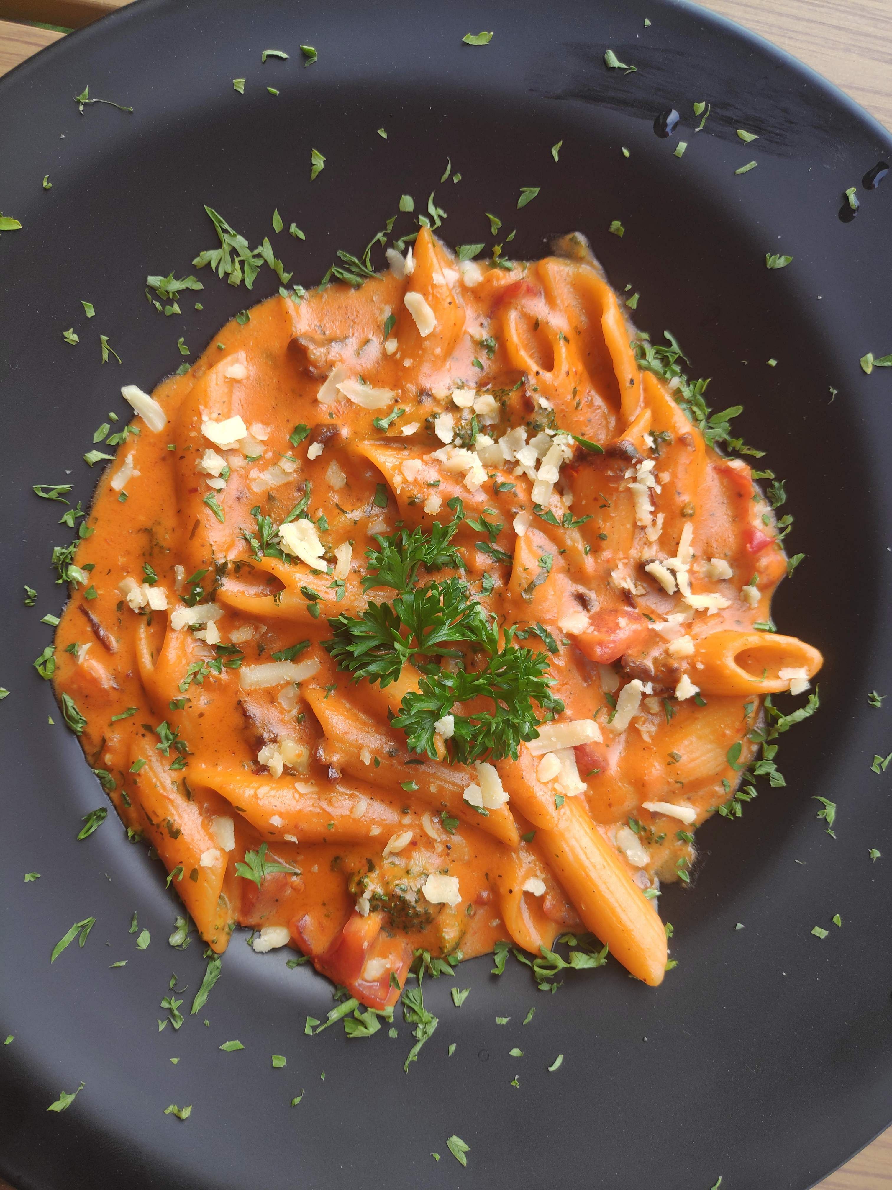Cuisine,Food,Dish,Vodka sauce,Penne alla vodka,Ingredient,Penne,Italian food,Staple food,Recipe