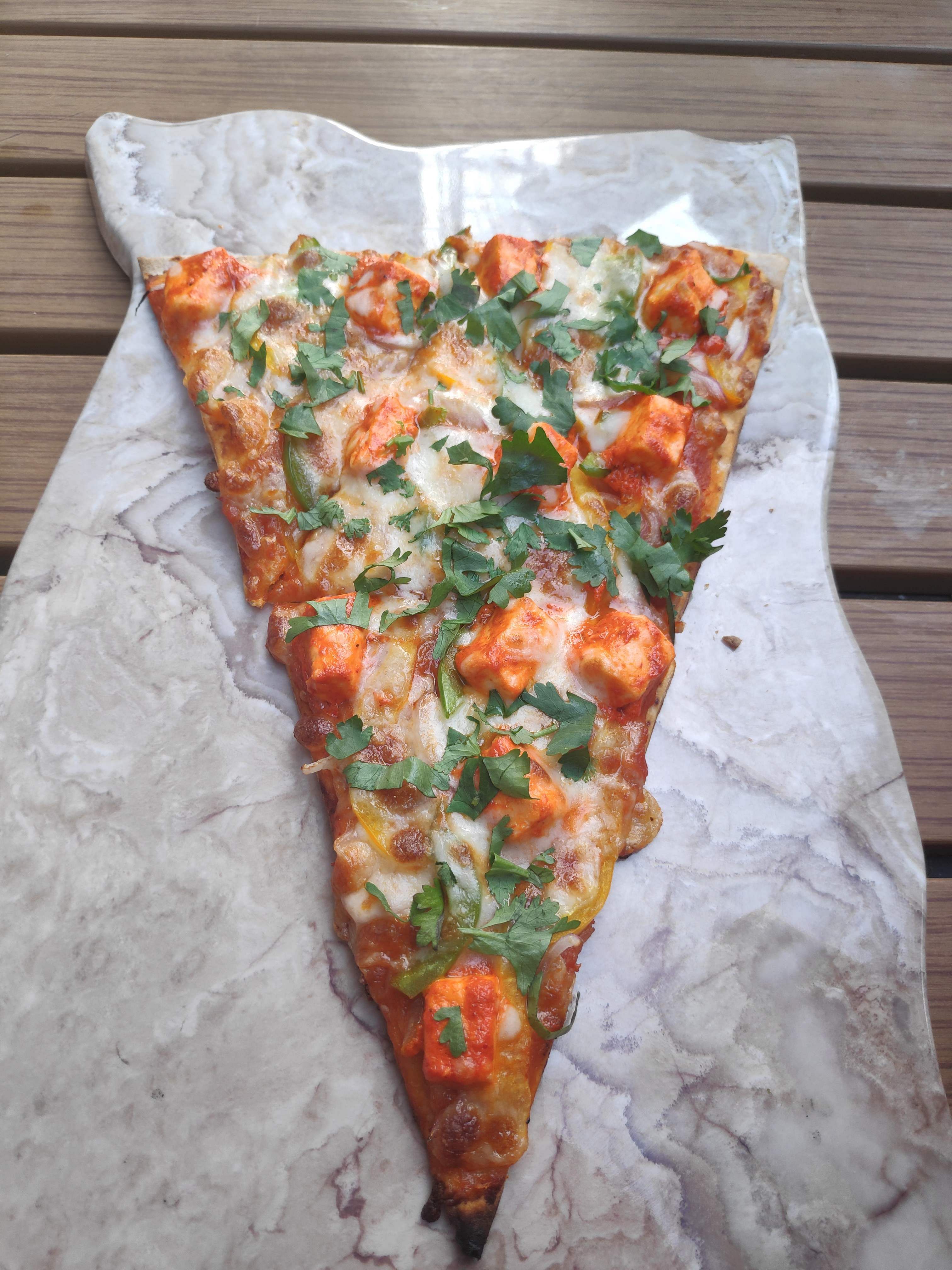 Pizza,Pizza cheese,Dish,Food,Cuisine,California-style pizza,Flatbread,Ingredient,Sicilian pizza,Italian food