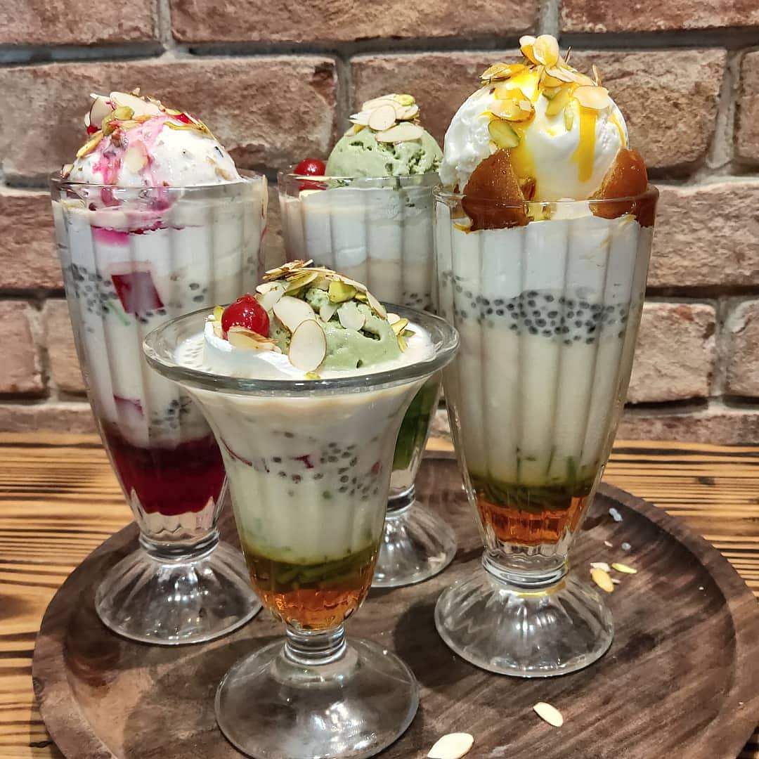 Food,Ice cream,Frozen dessert,Sundae,Dessert,Cuisine,Knickerbocker glory,Dish,Ingredient,Pistachio ice cream
