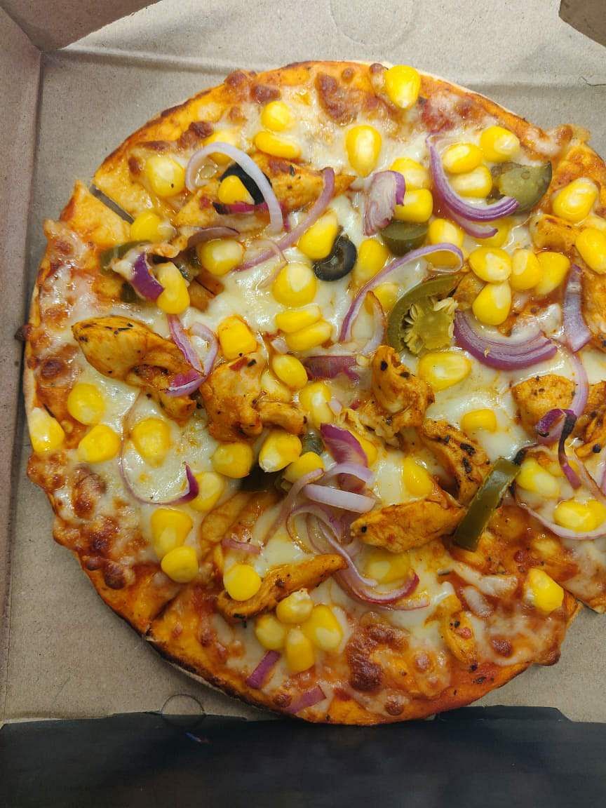 Dish,Food,Cuisine,Pizza,Ingredient,Flatbread,Junk food,Pizza cheese,Vegetarian food,Italian food