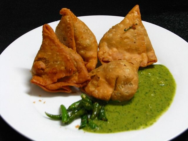 Dish,Food,Cuisine,Fried food,Ingredient,Produce,Wonton,Pakora,Crab rangoon,Samosa