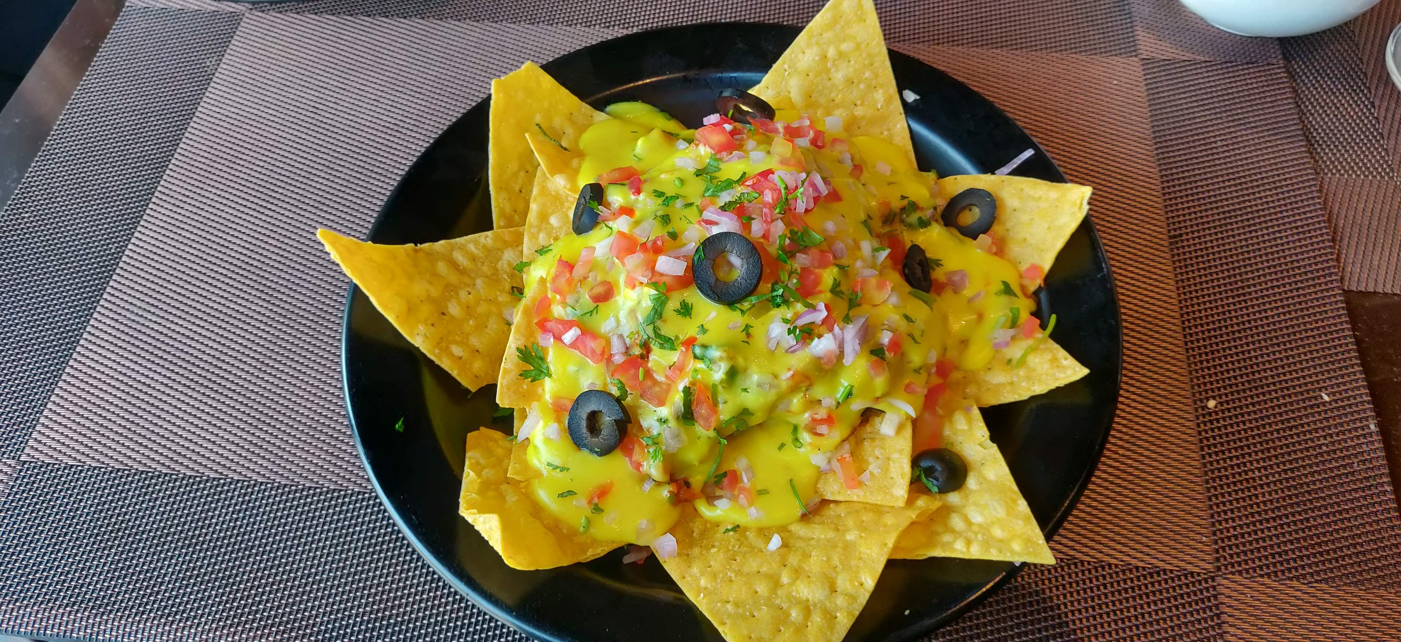 Tortilla chip,Totopo,Food,Nachos,Cuisine,Dish,Ingredient,Corn chip,Mexican food,Recipe