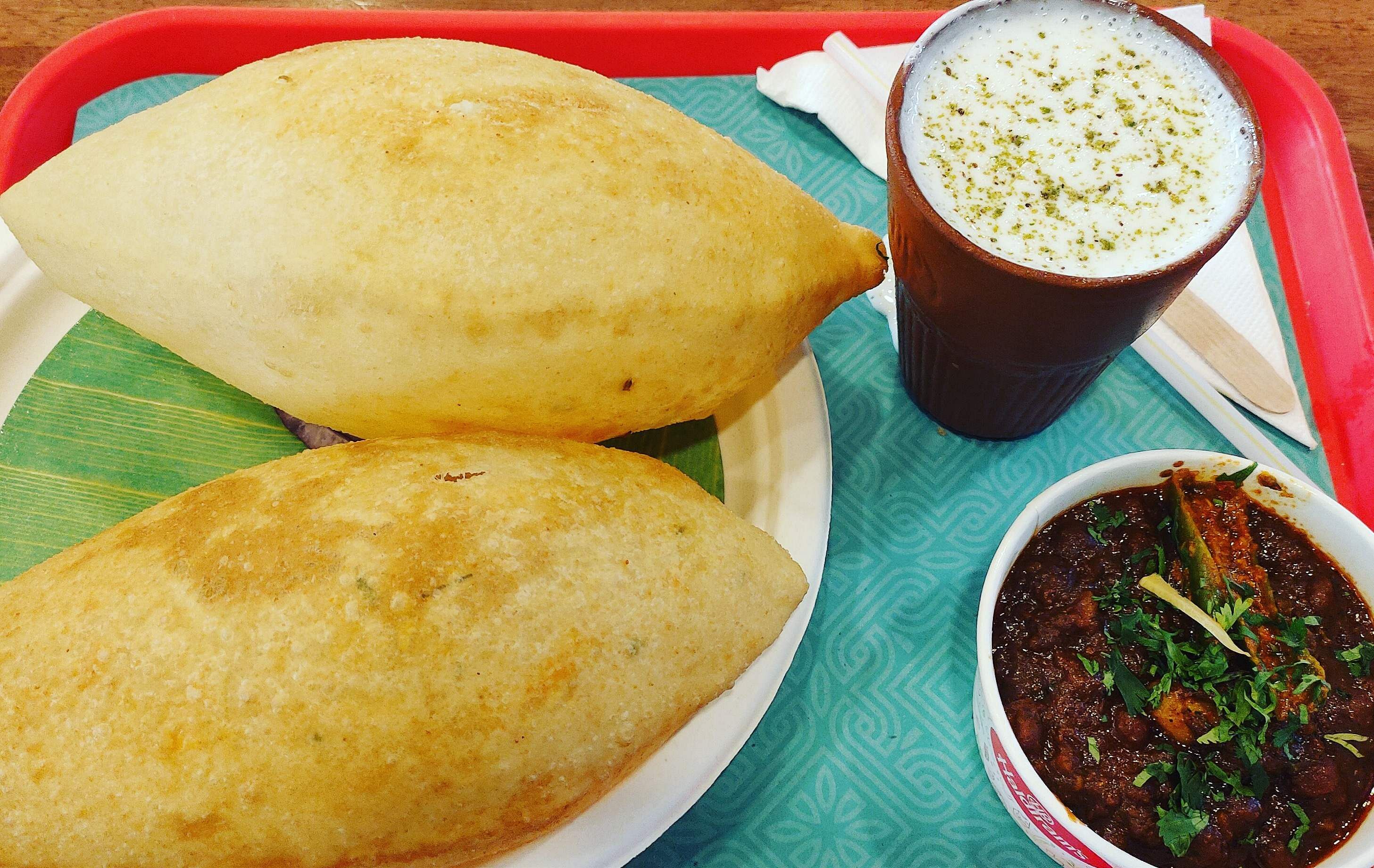 Dish,Food,Cuisine,Ingredient,Chole bhature,Produce,Fried food,Indian cuisine,Snack,South Indian cuisine