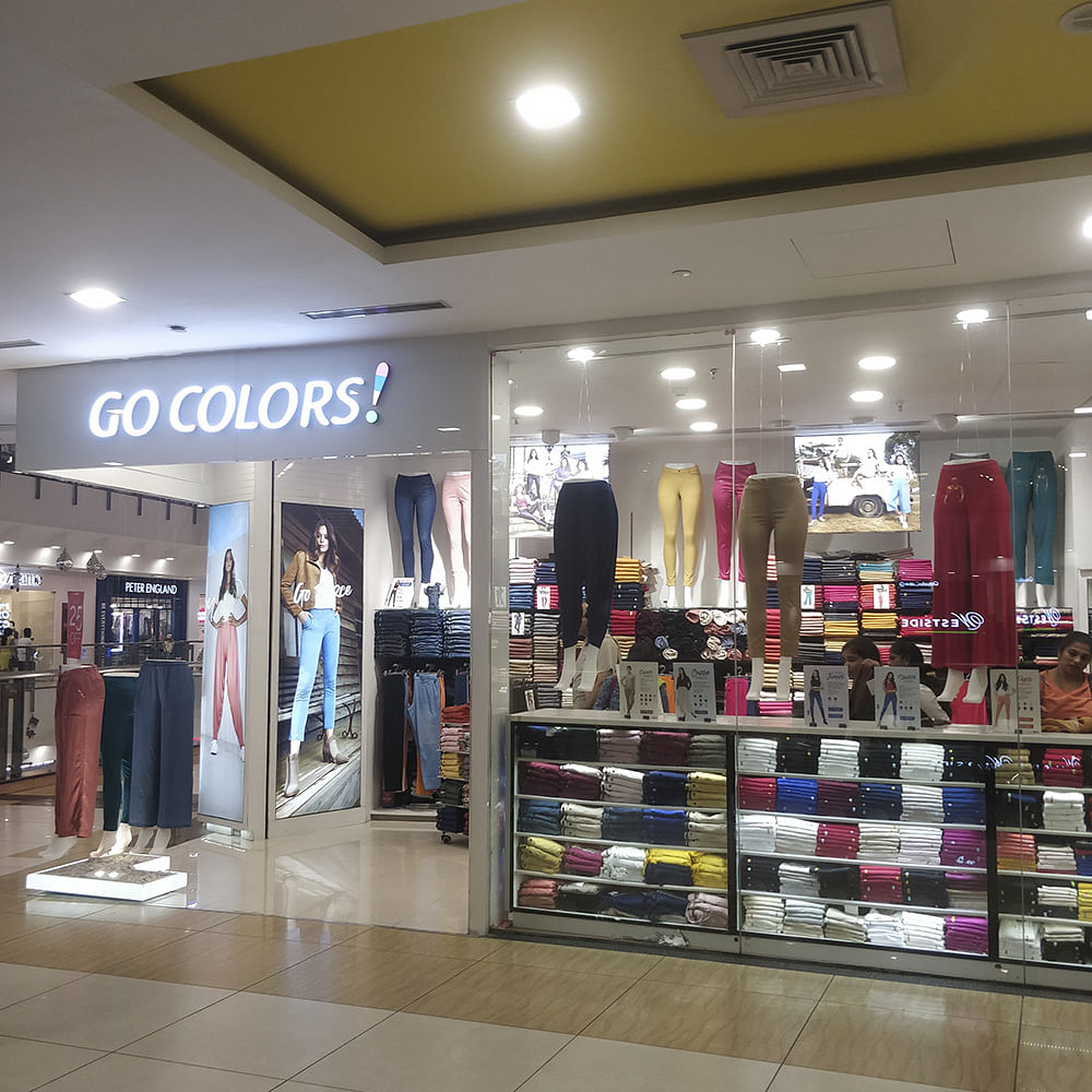 Outlet store,Retail,Building,Shopping mall,Boutique,Footwear,Shopping,Interior design