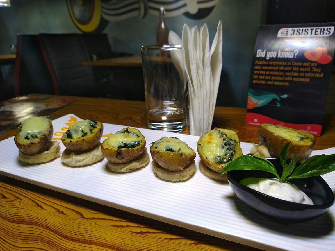 Food,Dish,Cuisine,Canapé,Ingredient,Finger food,appetizer,Hors d'oeuvre,À la carte food,Brunch