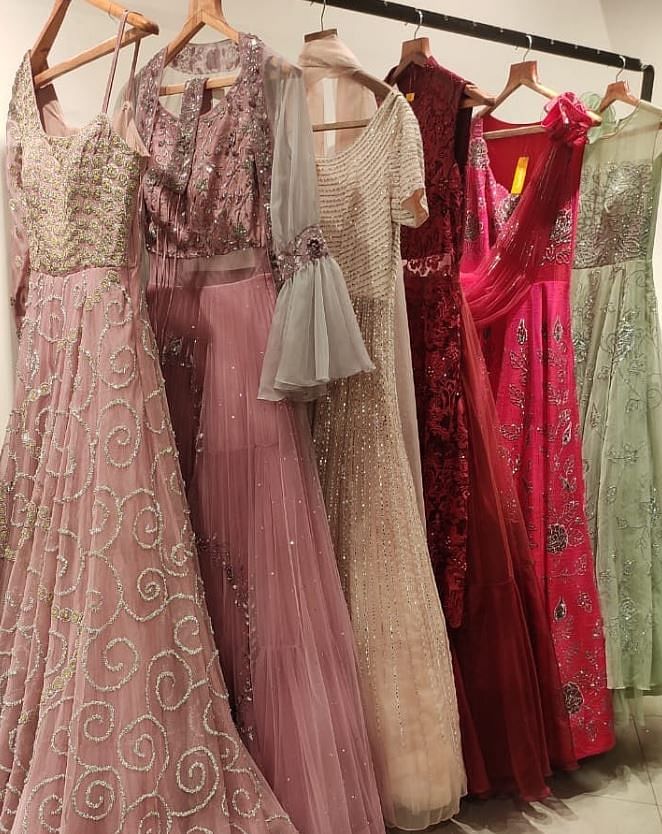 Clothing,Dress,Pink,Boutique,Formal wear,Gown,Shoulder,Fashion,Day dress,Fashion design