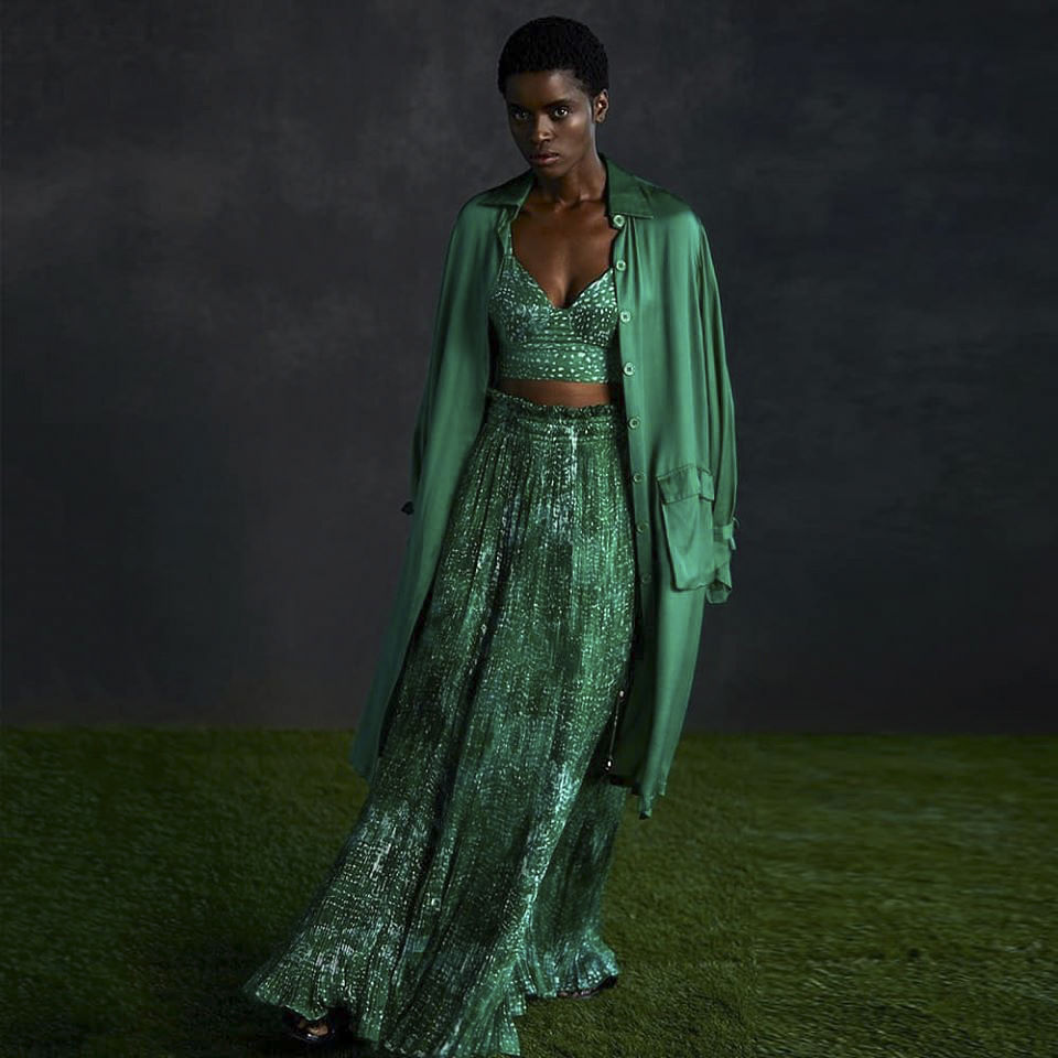 Clothing,Dress,Green,Formal wear,Gown,Fashion,Sari,Fashion model,Neck,Outerwear