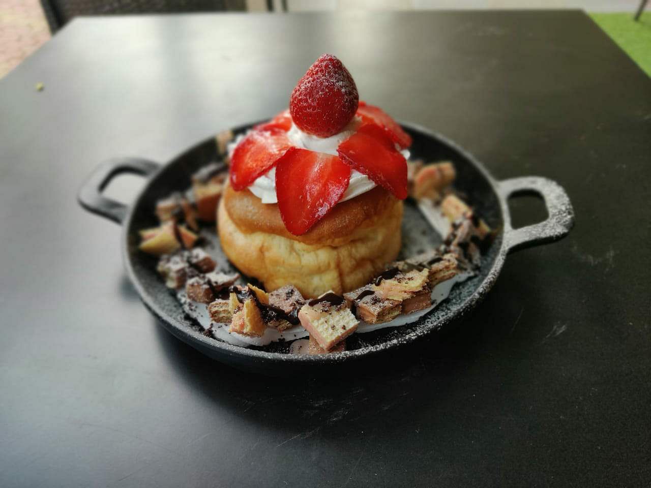 Dish,Food,Cuisine,Ingredient,Dessert,Breakfast,Frozen dessert,Profiterole,Produce,Sundae