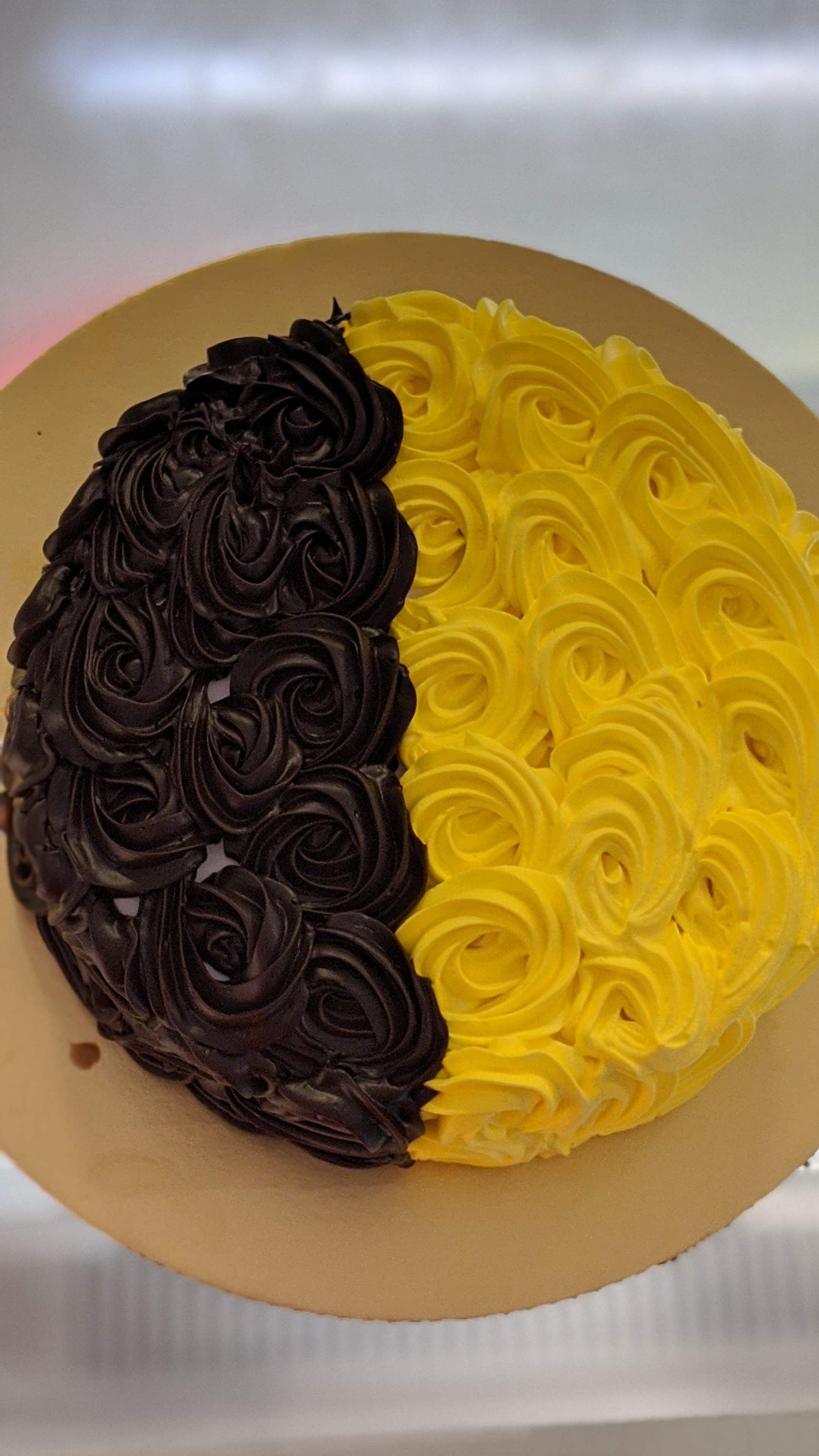 Food,Buttercream,Icing,Cake,Chocolate cake,Yellow,Dish,Cake decorating,Cuisine,Dessert