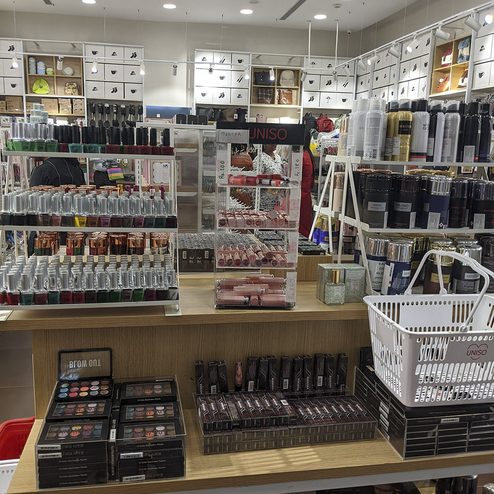 Product,Retail,Building,Outlet store,Inventory,Grocery store,Interior design,Convenience store,Furniture,Shelf