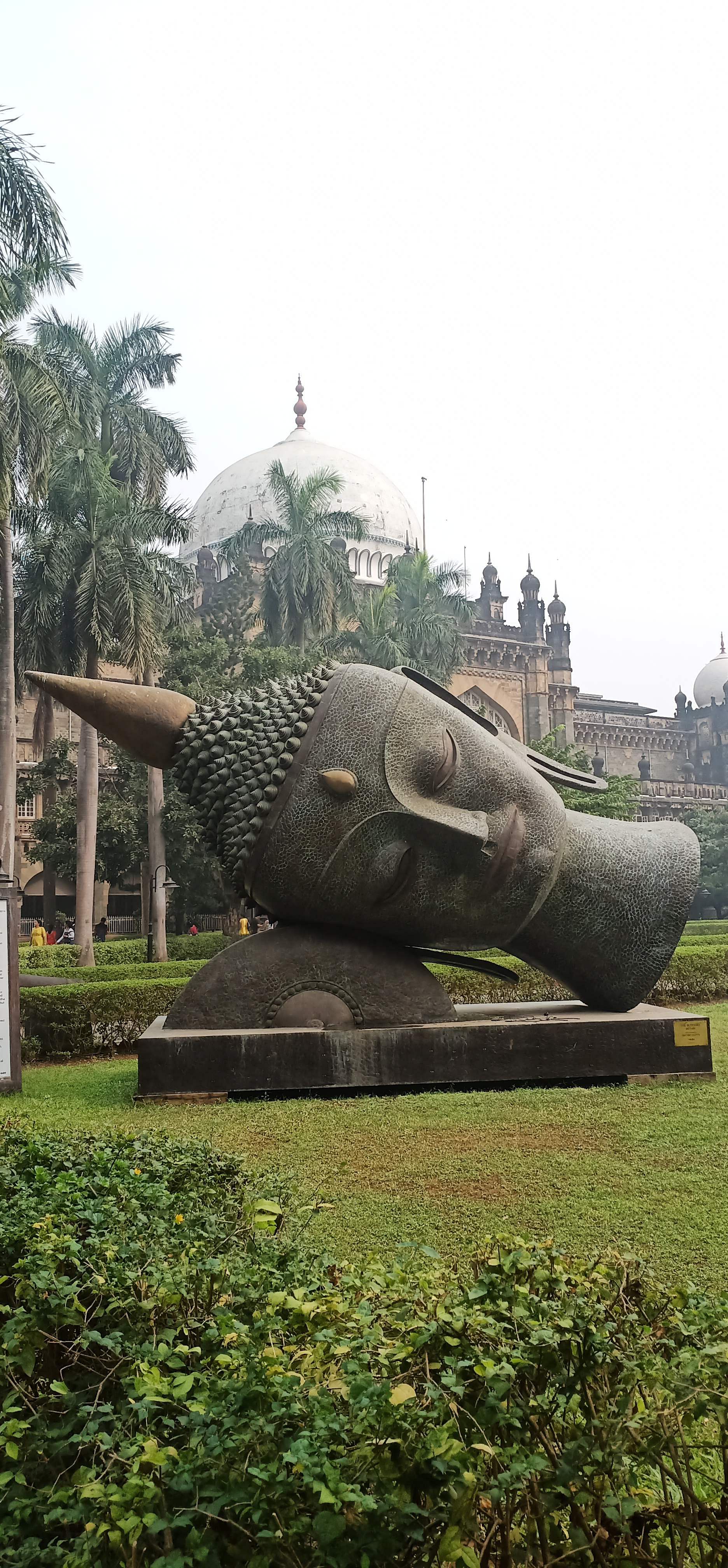 Sculpture,Statue,Botany,Grass,Art,Stone carving,Monument,Botanical garden