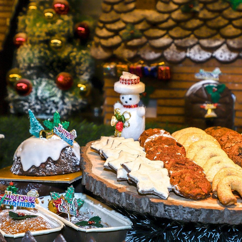 Food,Dish,Cuisine,Dessert,Baked goods,Finger food,Lebkuchen,Gingerbread,Christmas,Baking