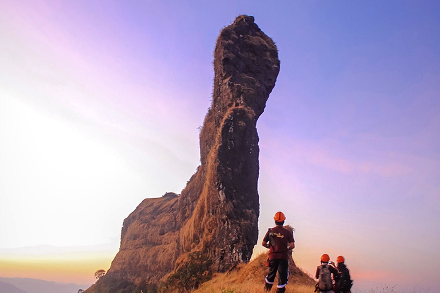 Rock,Sky,Formation,Mountain,Landscape,Tourism,Geology,Outcrop,National park,Butte