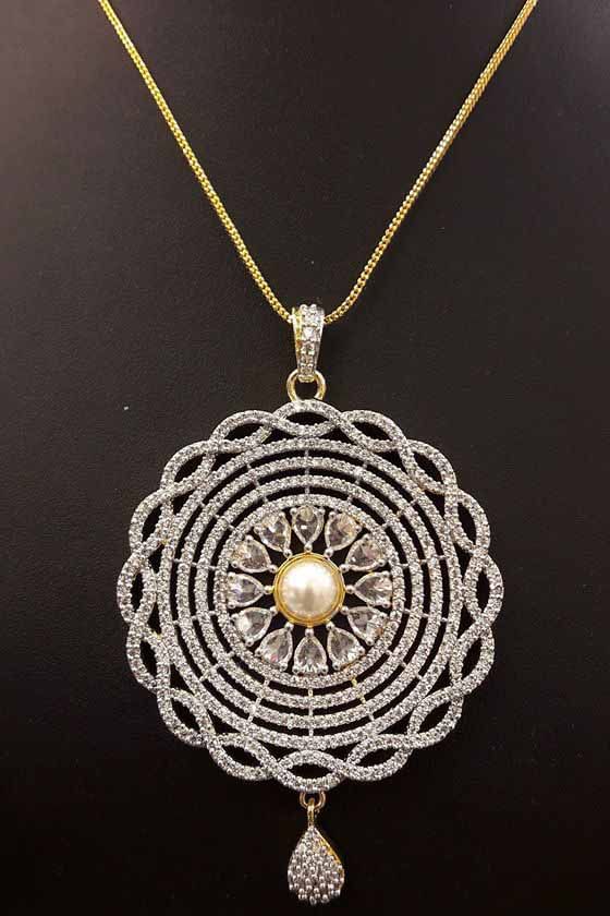 Jewellery,Pendant,Necklace,Fashion accessory,Locket,Body jewelry,Chain,Silver,Pearl,Metal