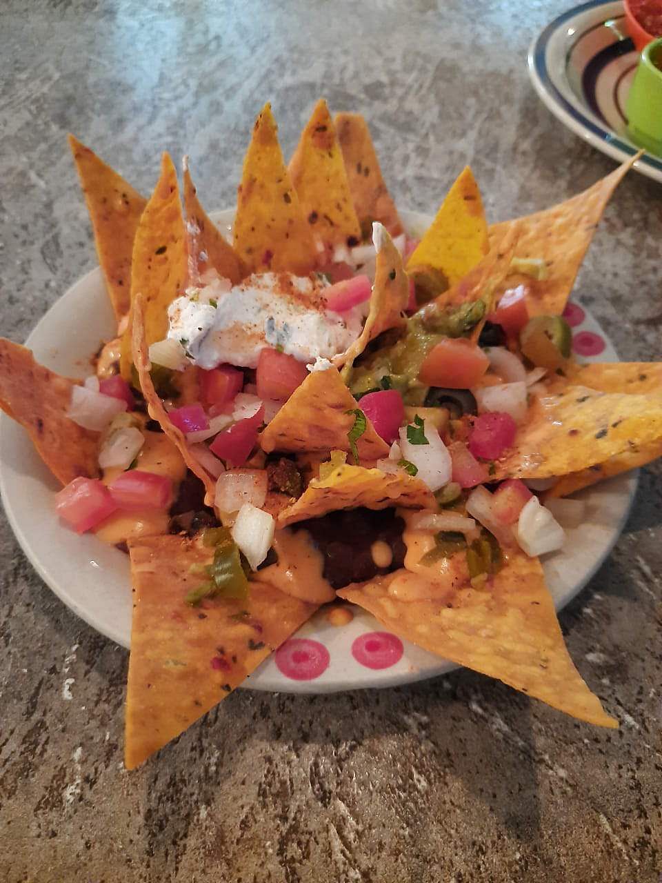 Dish,Cuisine,Totopo,Food,Tortilla chip,Nachos,Pico de gallo,Junk food,Ingredient,Corn chip