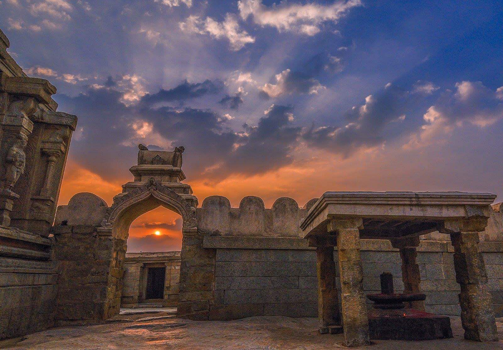 Sky,Cloud,Wall,Ruins,Historic site,Ancient history,Morning,Architecture,Building,Arch