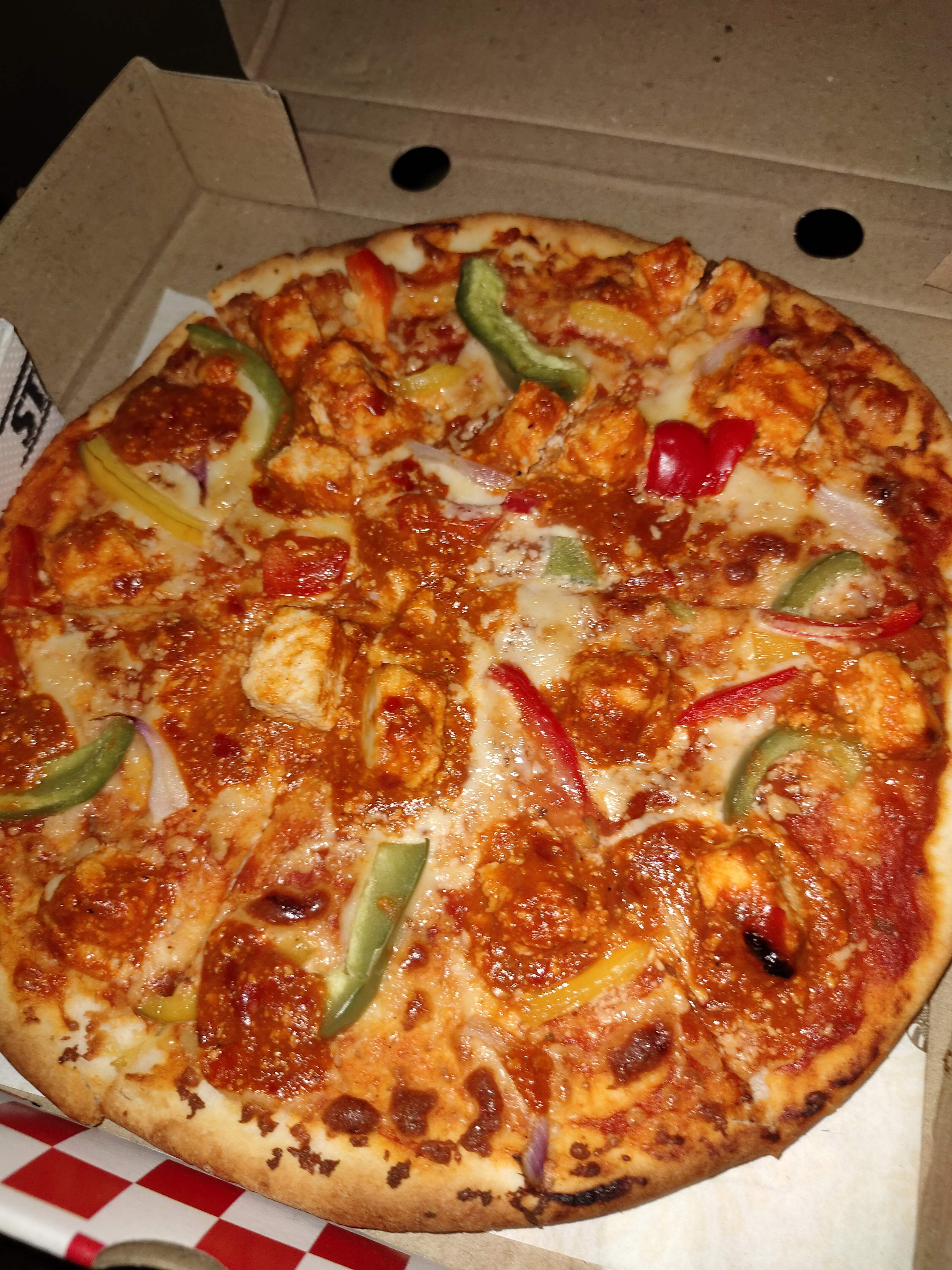 Dish,Pizza,Food,Cuisine,Pizza cheese,California-style pizza,Junk food,Sicilian pizza,Ingredient,Flatbread