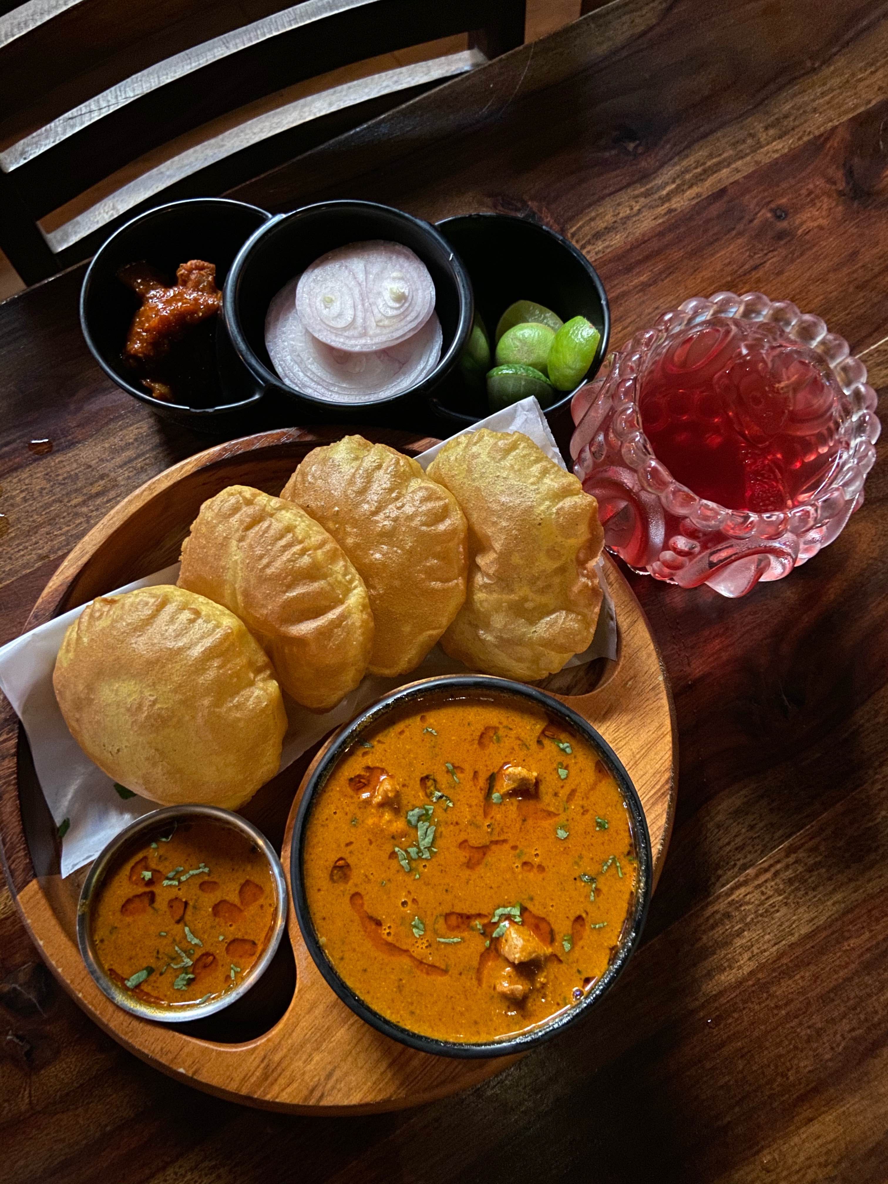 Dish,Food,Cuisine,Ingredient,Meal,Produce,Breakfast,Puri,Indian cuisine,Fried food