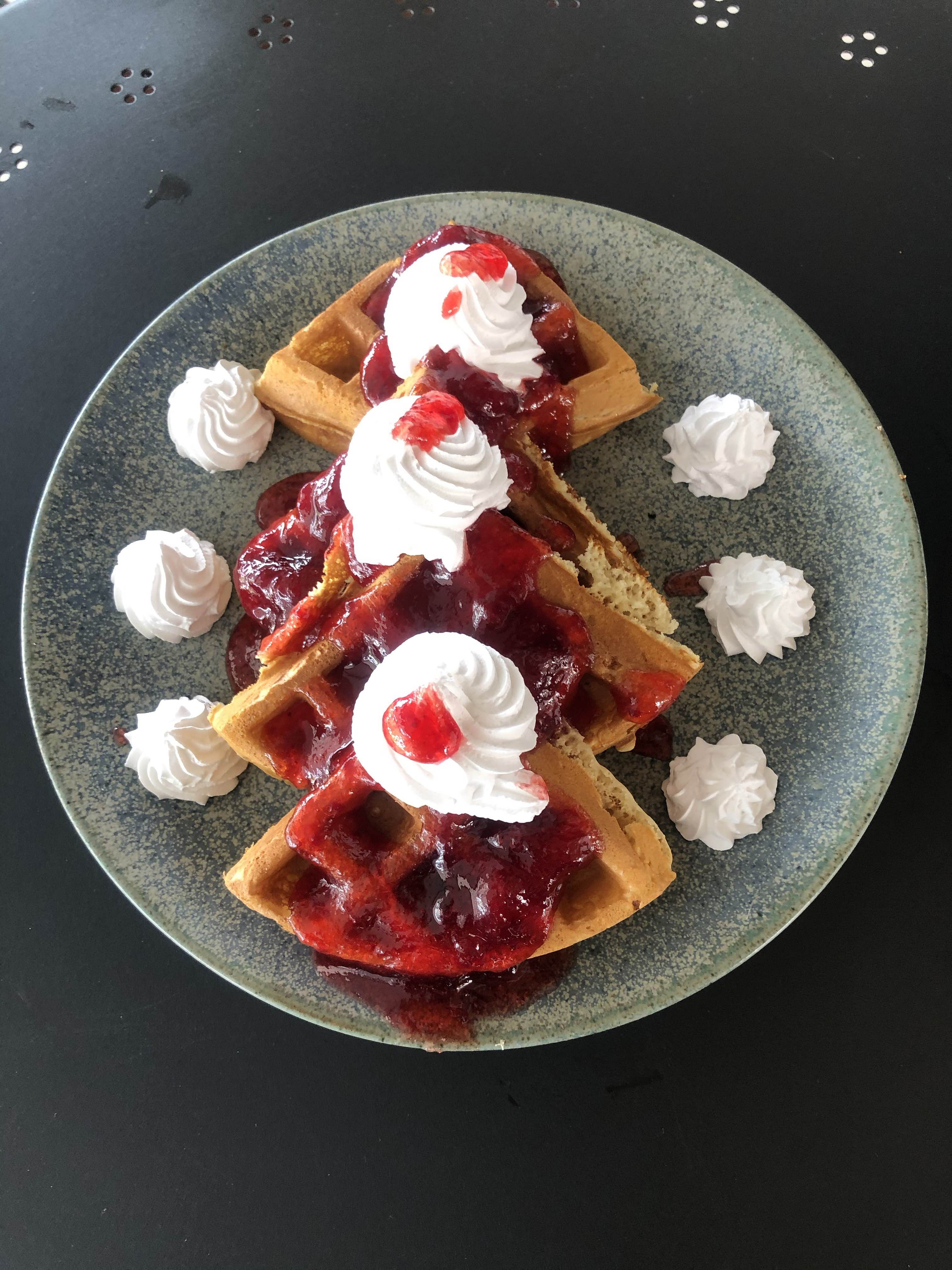 Dish,Food,Cuisine,Ingredient,Breakfast,Whipped cream,Belgian waffle,Cream,Meal,Waffle