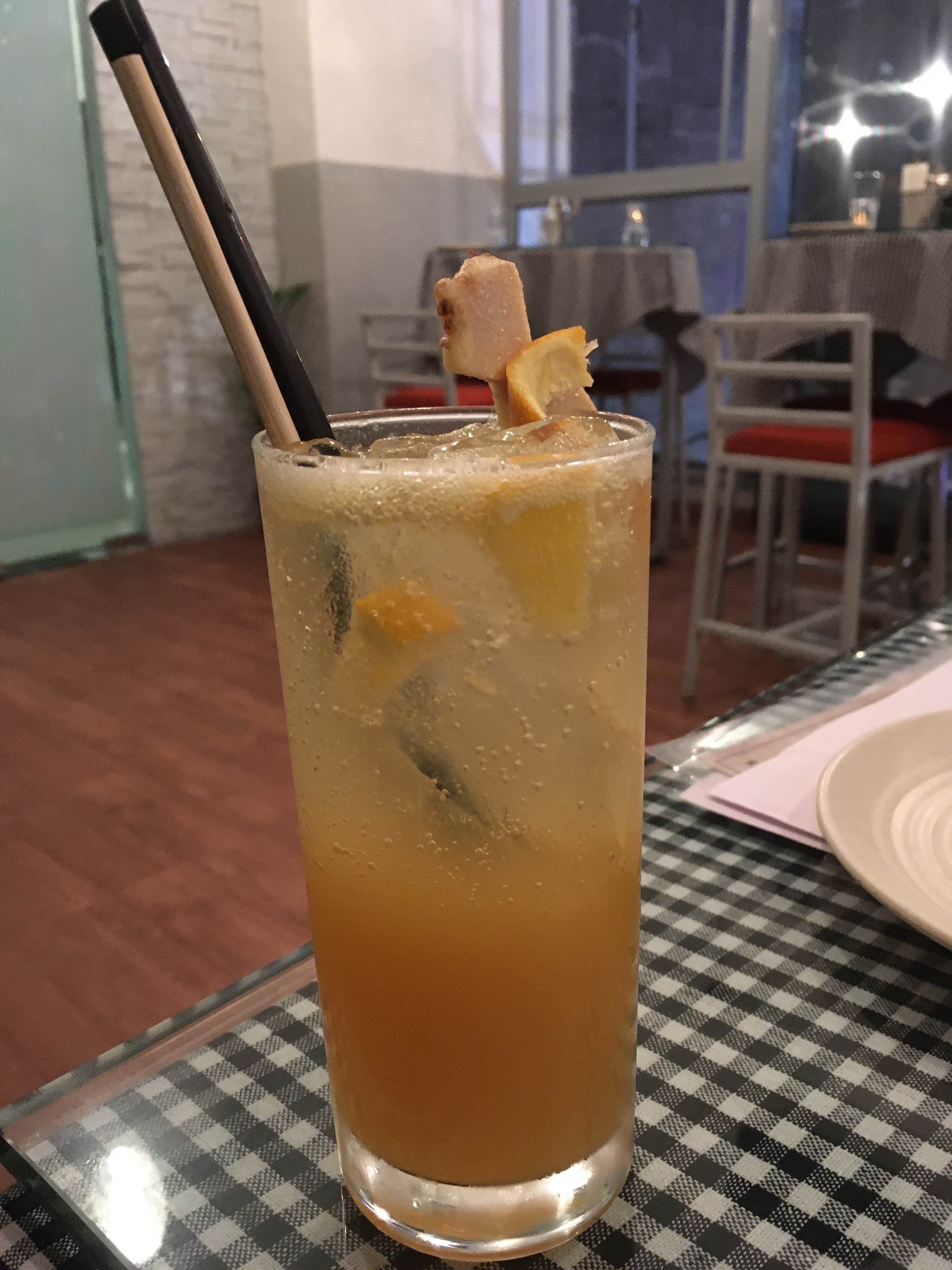 Drink,Alcoholic beverage,Cocktail,Rum swizzle,Non-alcoholic beverage,Mai tai,Distilled beverage,Juice,Batida,Harvey wallbanger