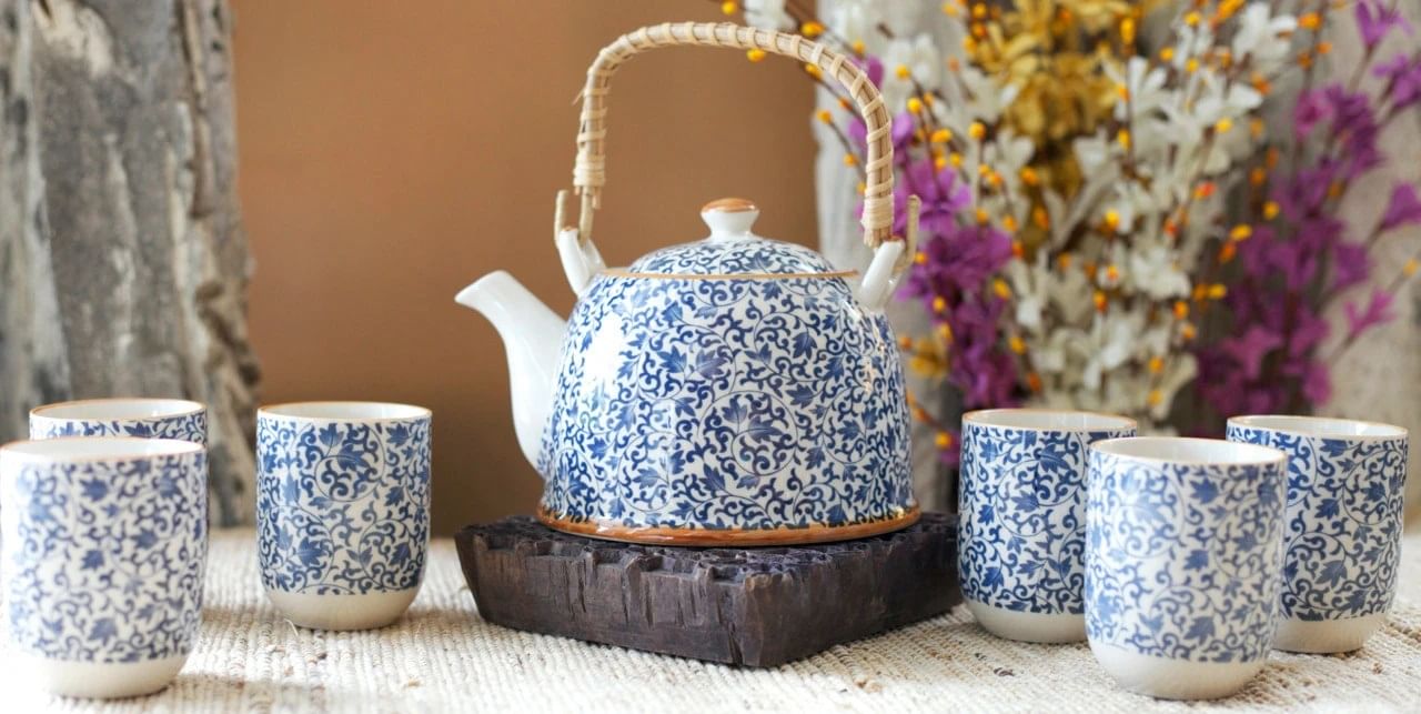 Teapot,Porcelain,Ceramic,Tableware,earthenware,Kettle,Pottery,Serveware,Jug,Flowerpot