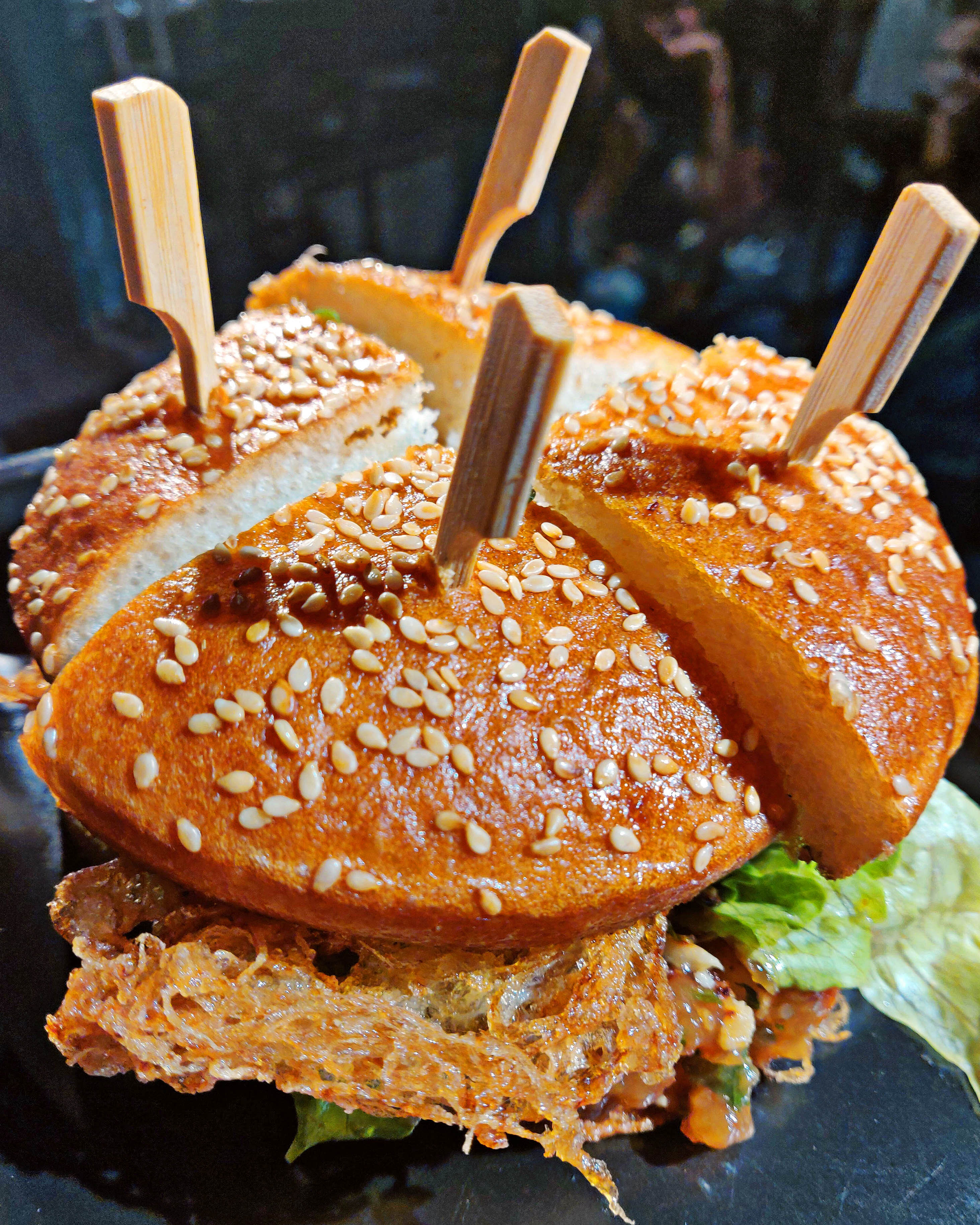 Dish,Food,Cuisine,Fast food,Ingredient,Junk food,Veggie burger,Sesame,Bun,Produce