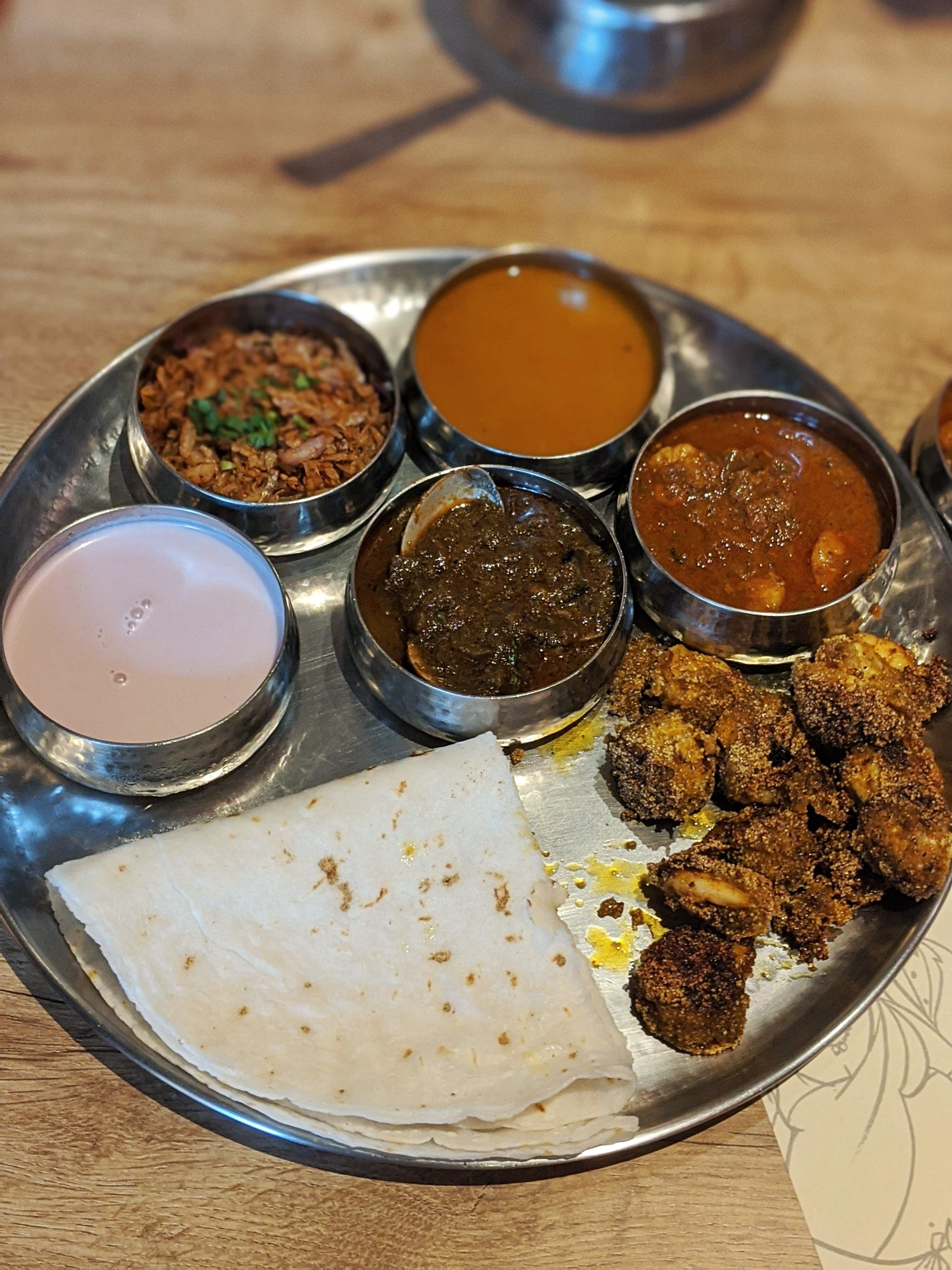 Dish,Food,Cuisine,Ingredient,Meal,Punjabi cuisine,Lunch,Indian cuisine,Curry,Sindhi cuisine