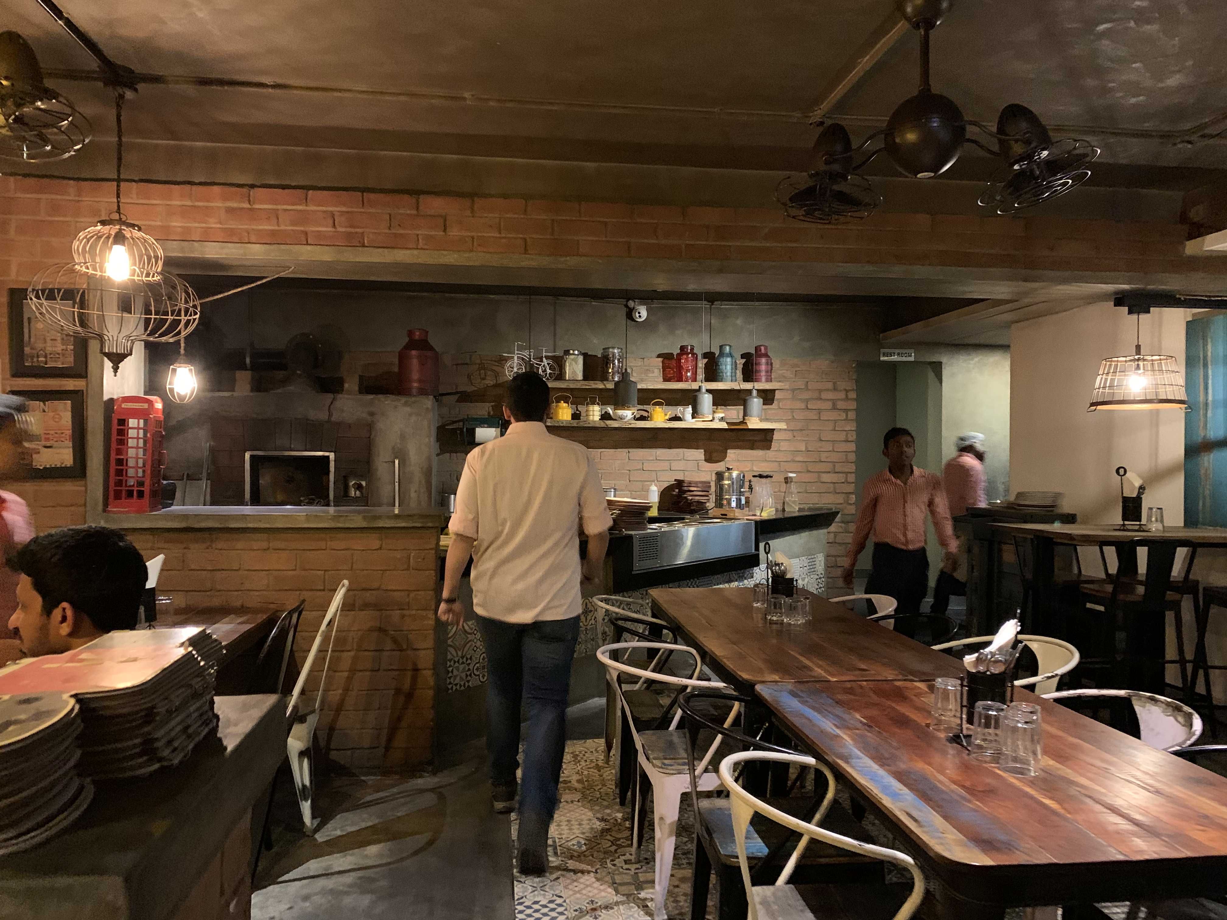 Restaurant,Room,Table,Building,Interior design,Café,Furniture,Cafeteria,Coffeehouse