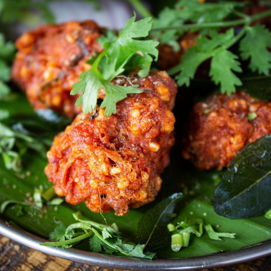 Dish,Food,Cuisine,Fried food,Ingredient,Meatball,Fritter,Meat,Produce,Kofta