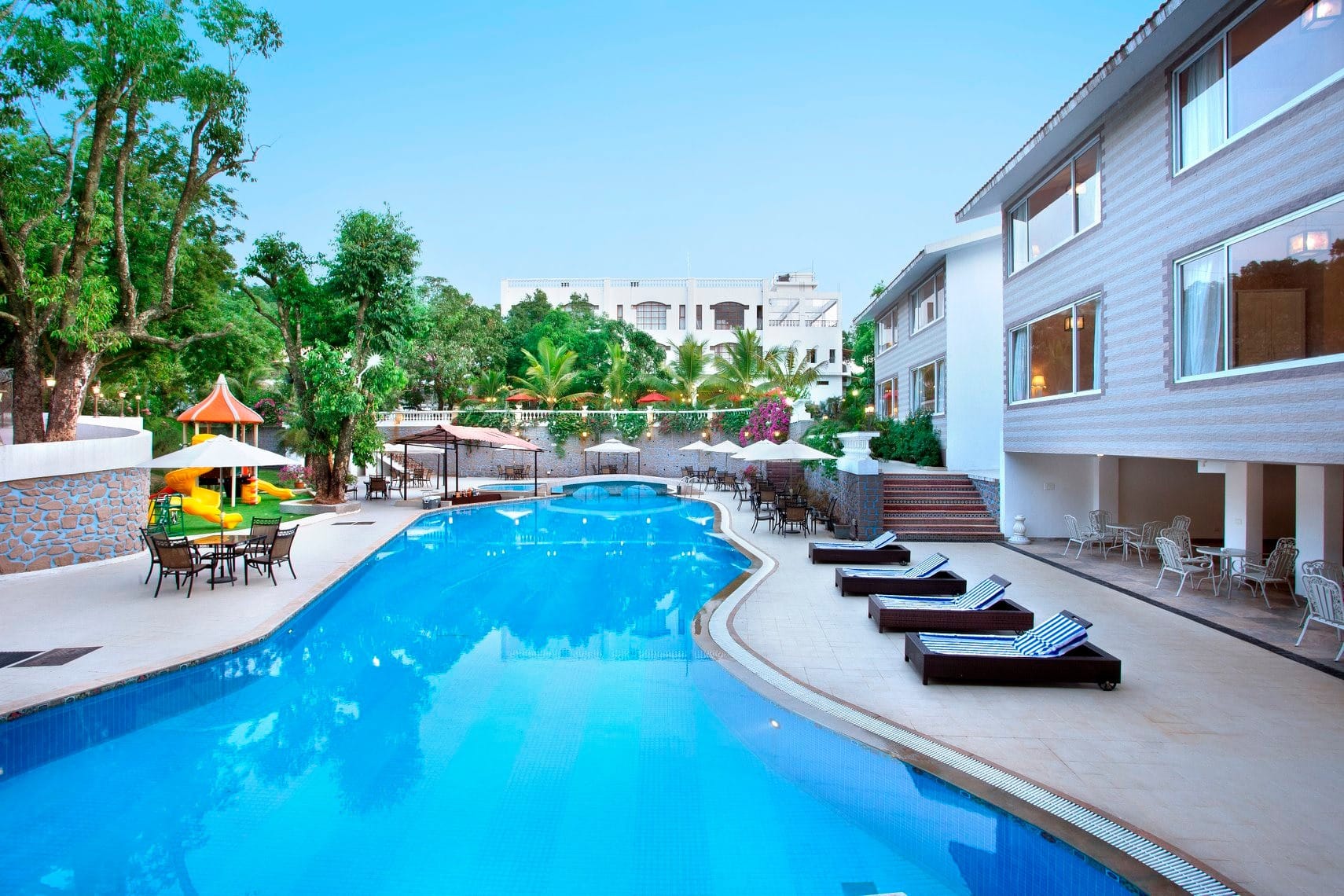 Swimming pool,Resort,Property,Building,Real estate,Leisure,House,Home,Resort town,Hotel