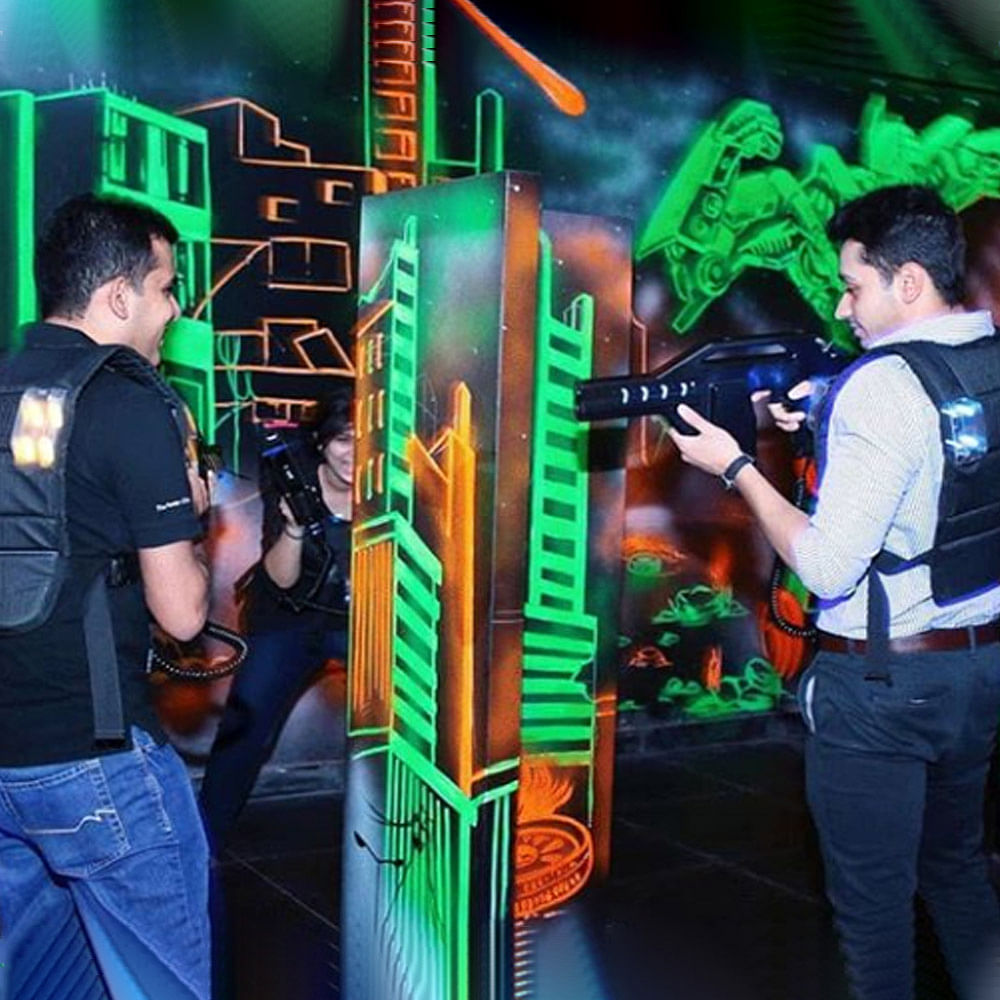 Green,Games,Laser tag,Technology,Recreation,Skirmish,Visual effect lighting