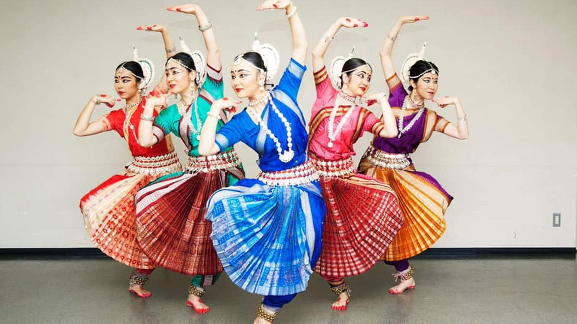 Folk dance,Dancer,Dance,Entertainment,Performing arts,Choreography,Event,Concert dance,Performance,Performance art